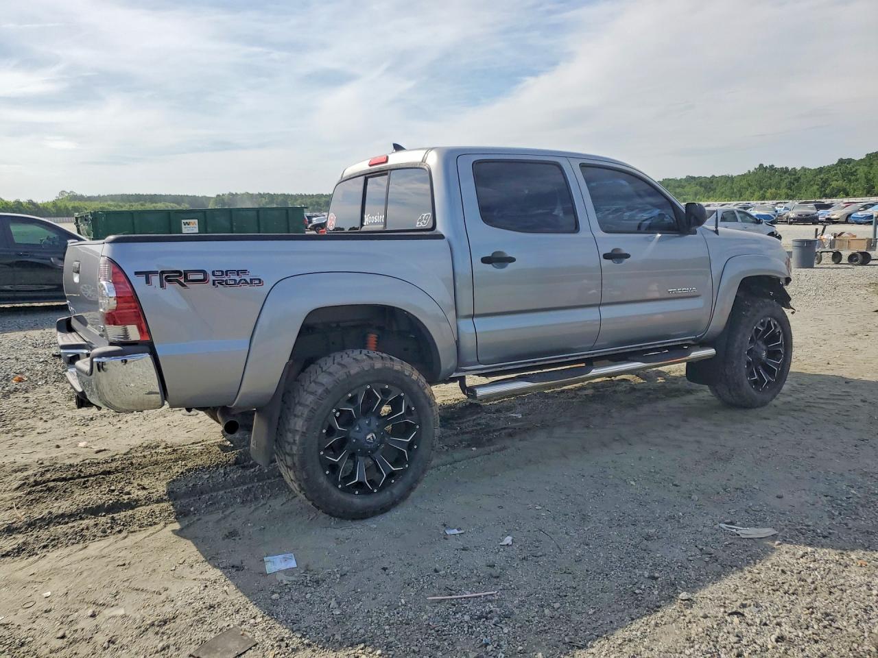 2015 Toyota Tacoma V6 Silver vin: 3TMLU4EN3FM167195