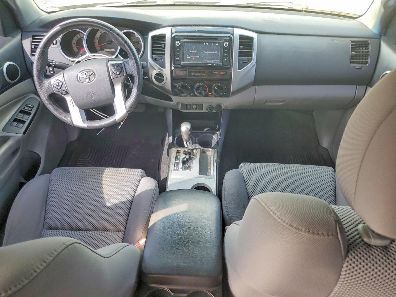 2015 Toyota Tacoma V6 Silver vin: 3TMLU4EN3FM167195