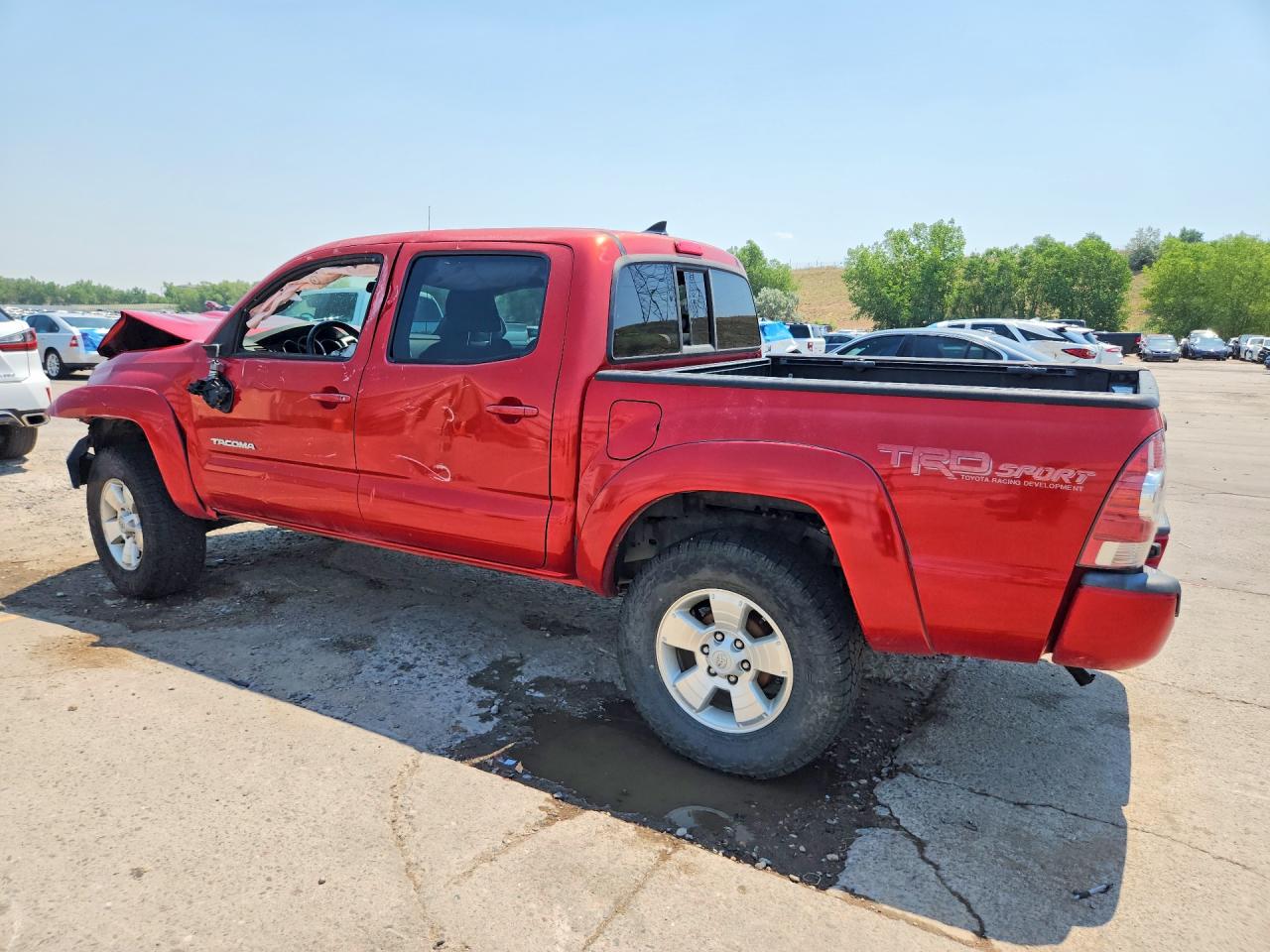 2015 Toyota Tacoma V6 Красный vin: 3TMLU4EN3FM179346