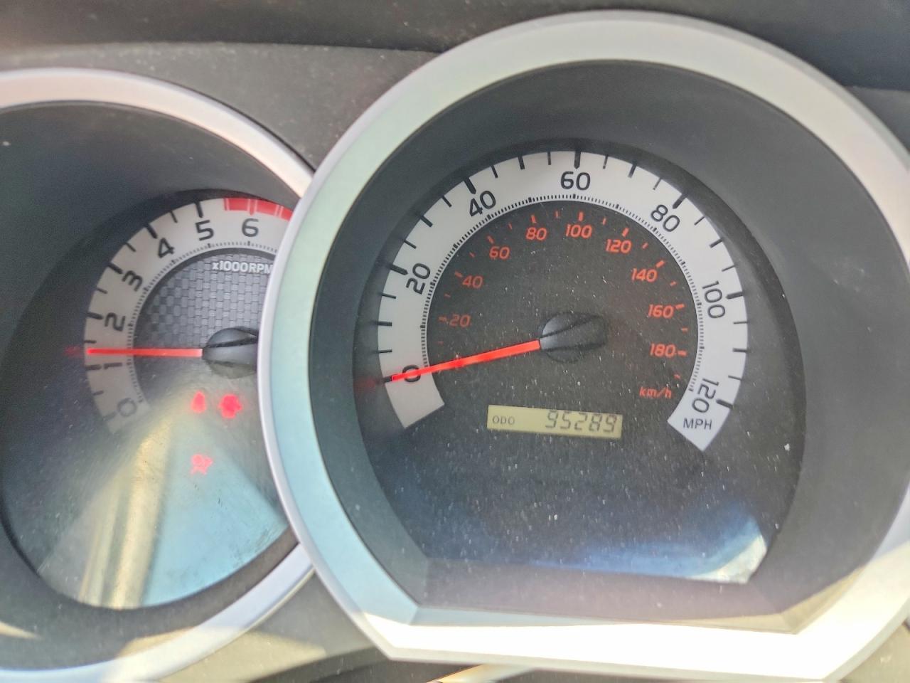 2015 Toyota Tacoma V6 Красный vin: 3TMLU4EN3FM179346