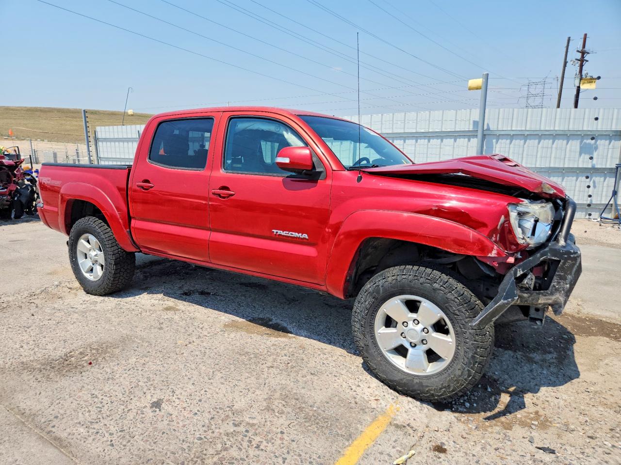 2015 Toyota Tacoma V6 Красный vin: 3TMLU4EN3FM179346