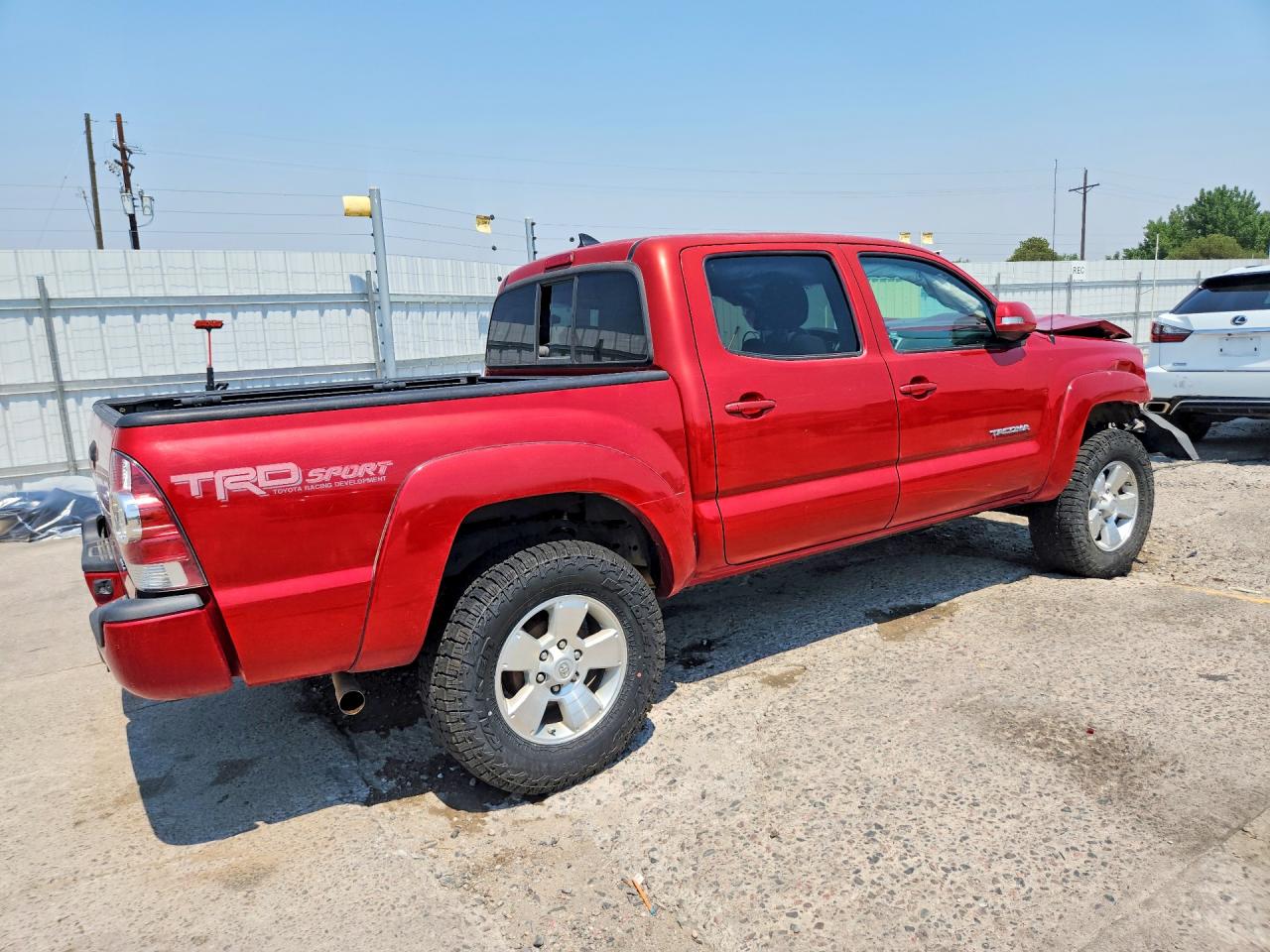2015 Toyota Tacoma V6 Красный vin: 3TMLU4EN3FM179346