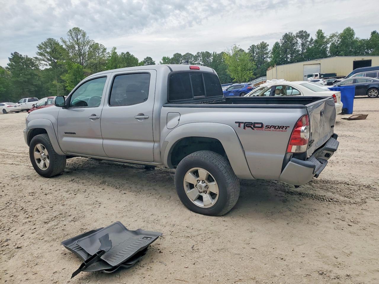 2015 Toyota Tacoma V6 Gray vin: 3TMLU4EN3FM185616