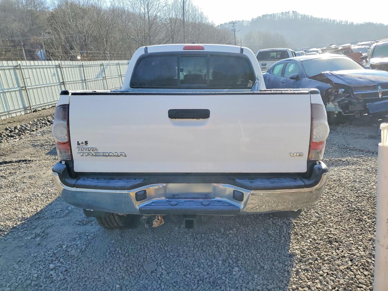 2011 Toyota Tacoma Double Cab White vin: 3TMLU4EN4BM059341