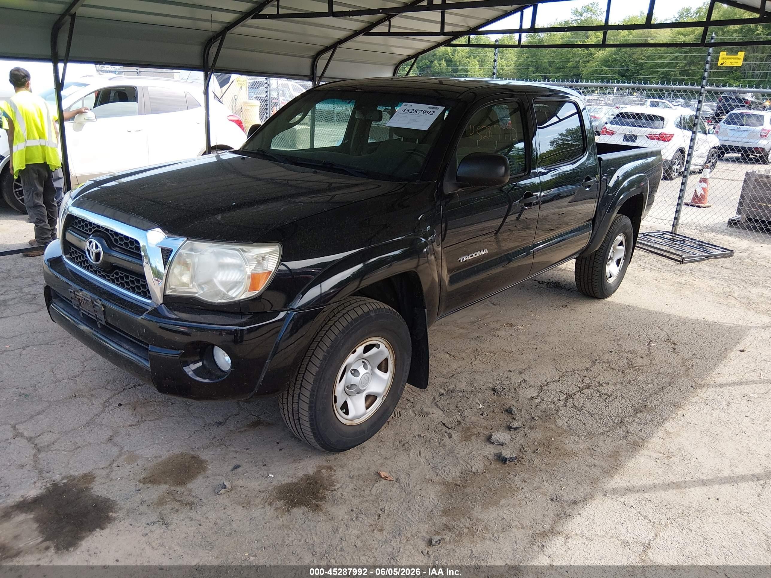 2011 Toyota Tacoma Base V6 Black vin: 3TMLU4EN4BM075961