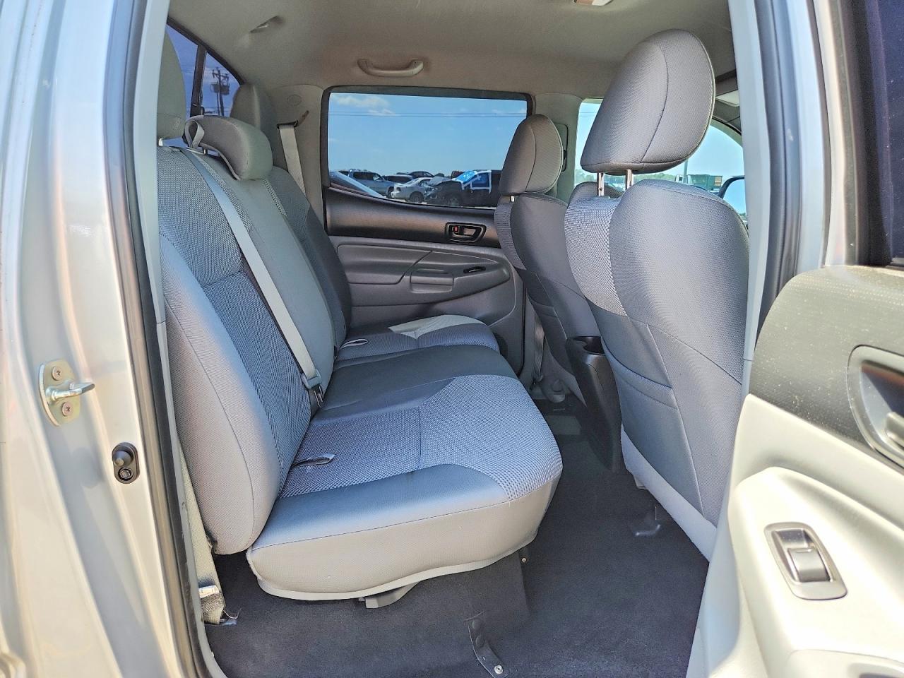 2013 Toyota Tacoma Double Cab Silver vin: 3TMLU4EN4DM109562