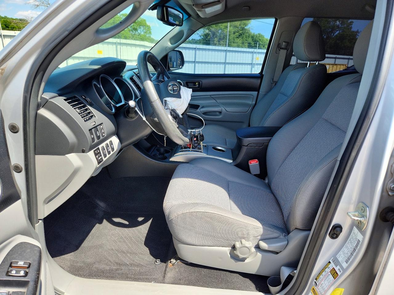 2013 Toyota Tacoma Double Cab Silver vin: 3TMLU4EN4DM109562