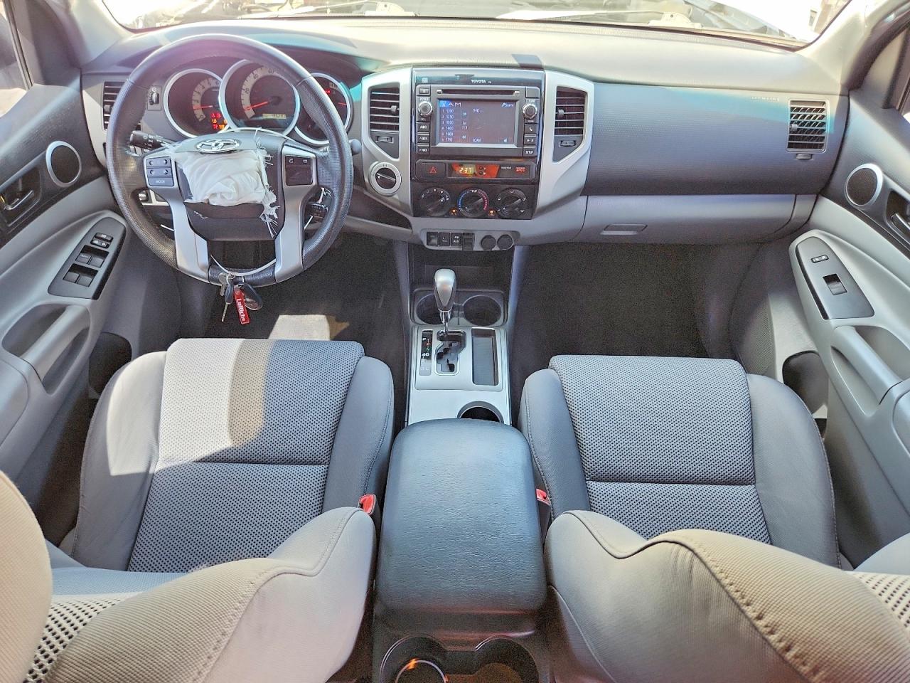 2013 Toyota Tacoma Double Cab Silver vin: 3TMLU4EN4DM109562
