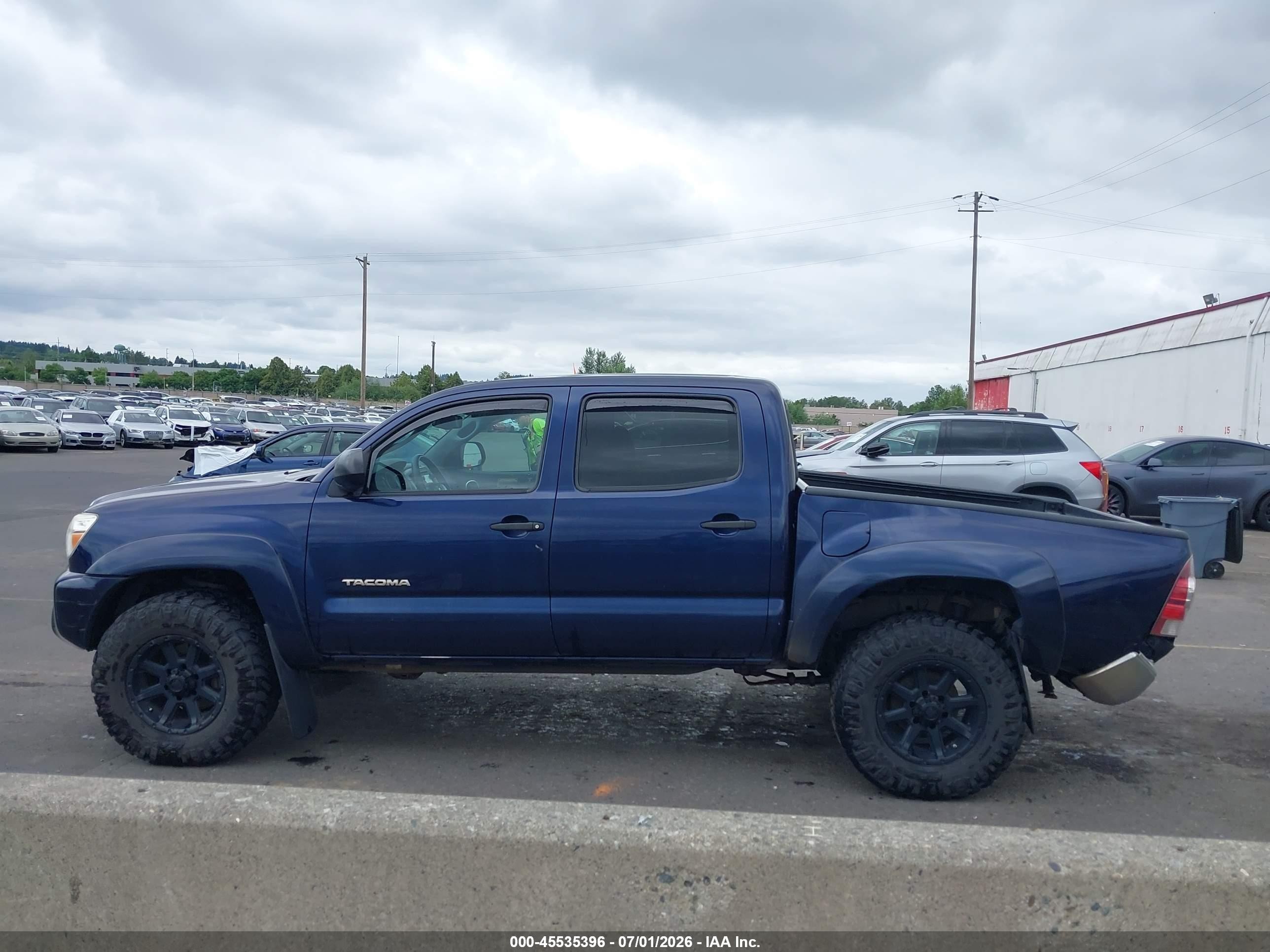 2013 Toyota Tacoma Base V6 Blue vin: 3TMLU4EN4DM111036