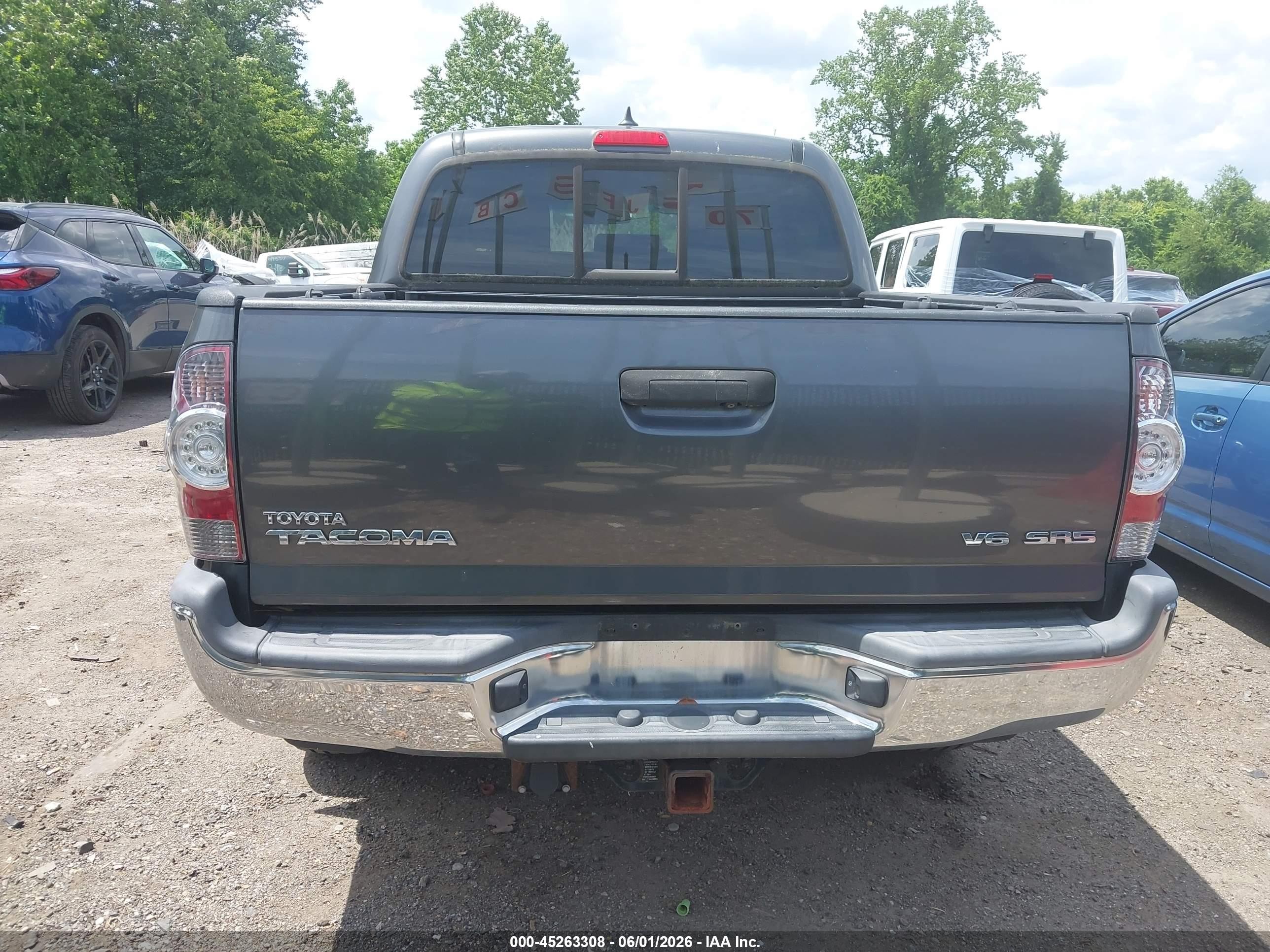 2014 Toyota Tacoma Base V6 Gray vin: 3TMLU4EN4EM135435