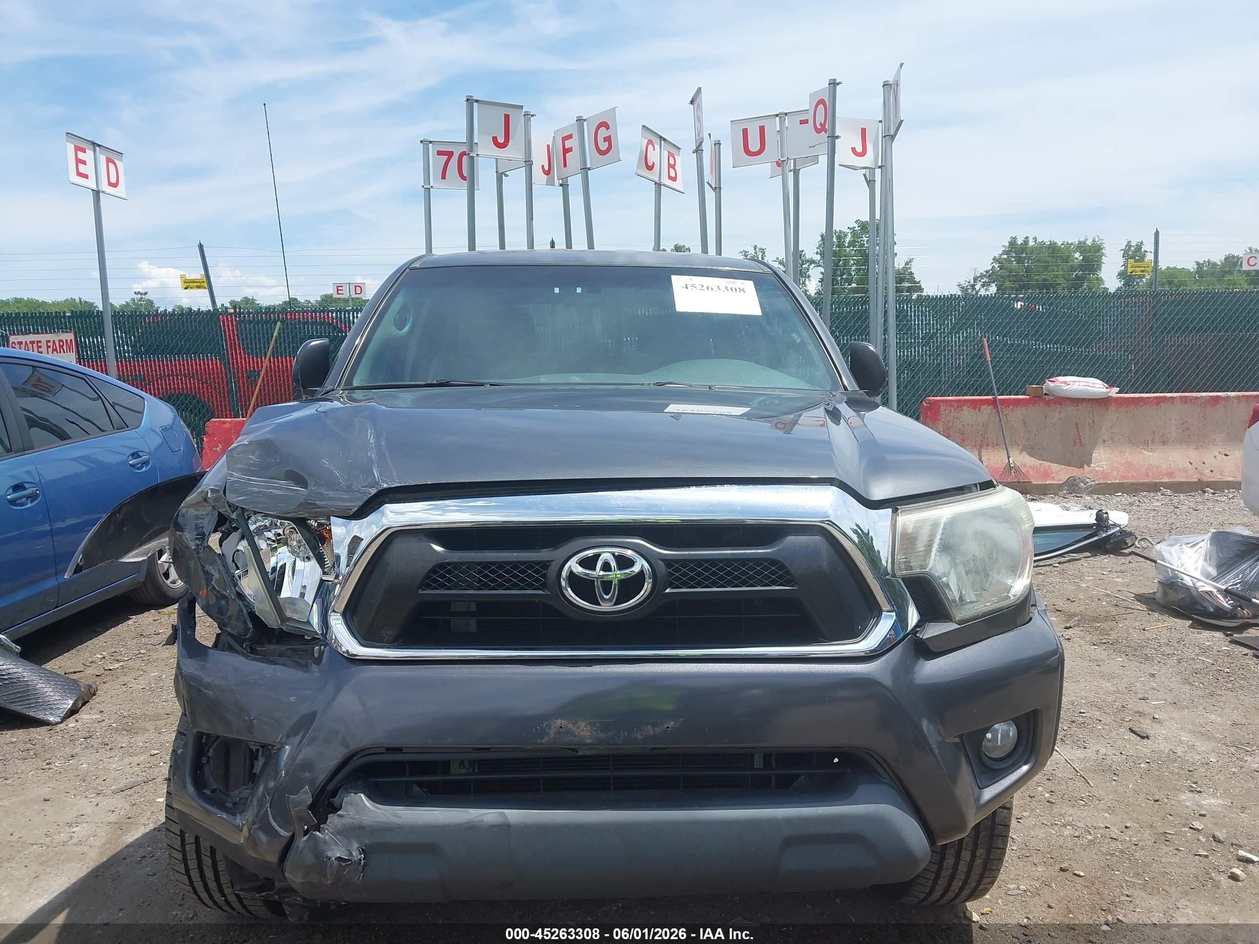2014 Toyota Tacoma Base V6 Gray vin: 3TMLU4EN4EM135435