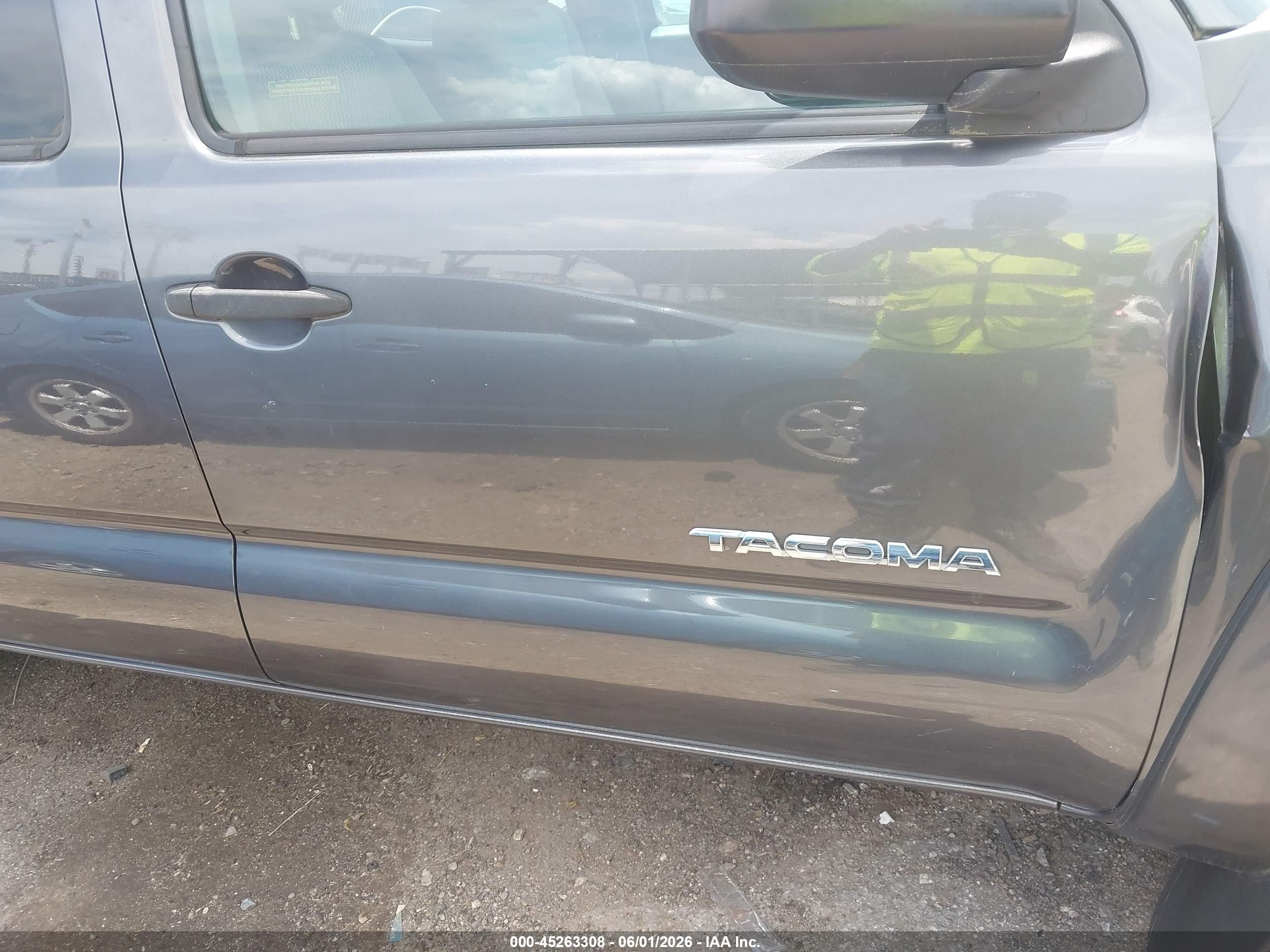 2014 Toyota Tacoma Base V6 Gray vin: 3TMLU4EN4EM135435
