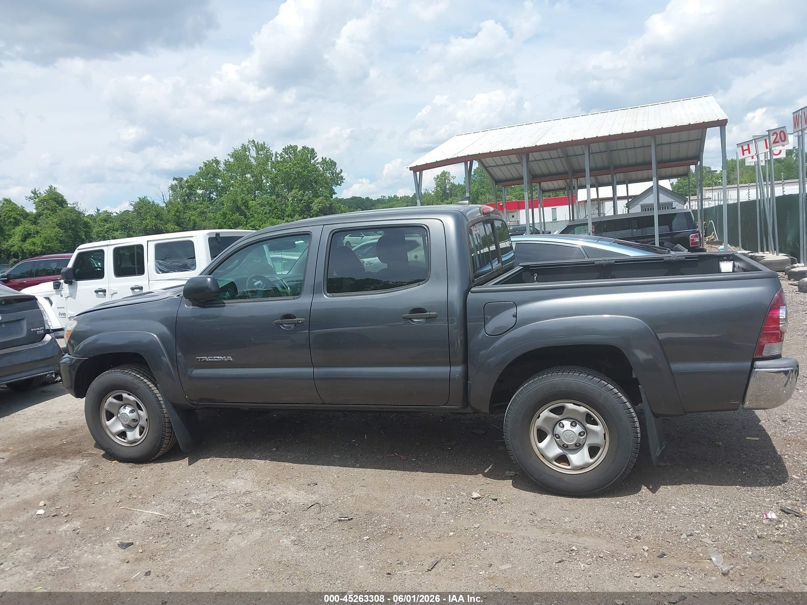 2014 Toyota Tacoma Base V6 Gray vin: 3TMLU4EN4EM135435