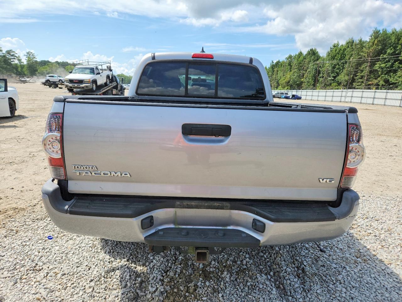 2014 Toyota Tacoma V6 Silver vin: 3TMLU4EN4EM136035