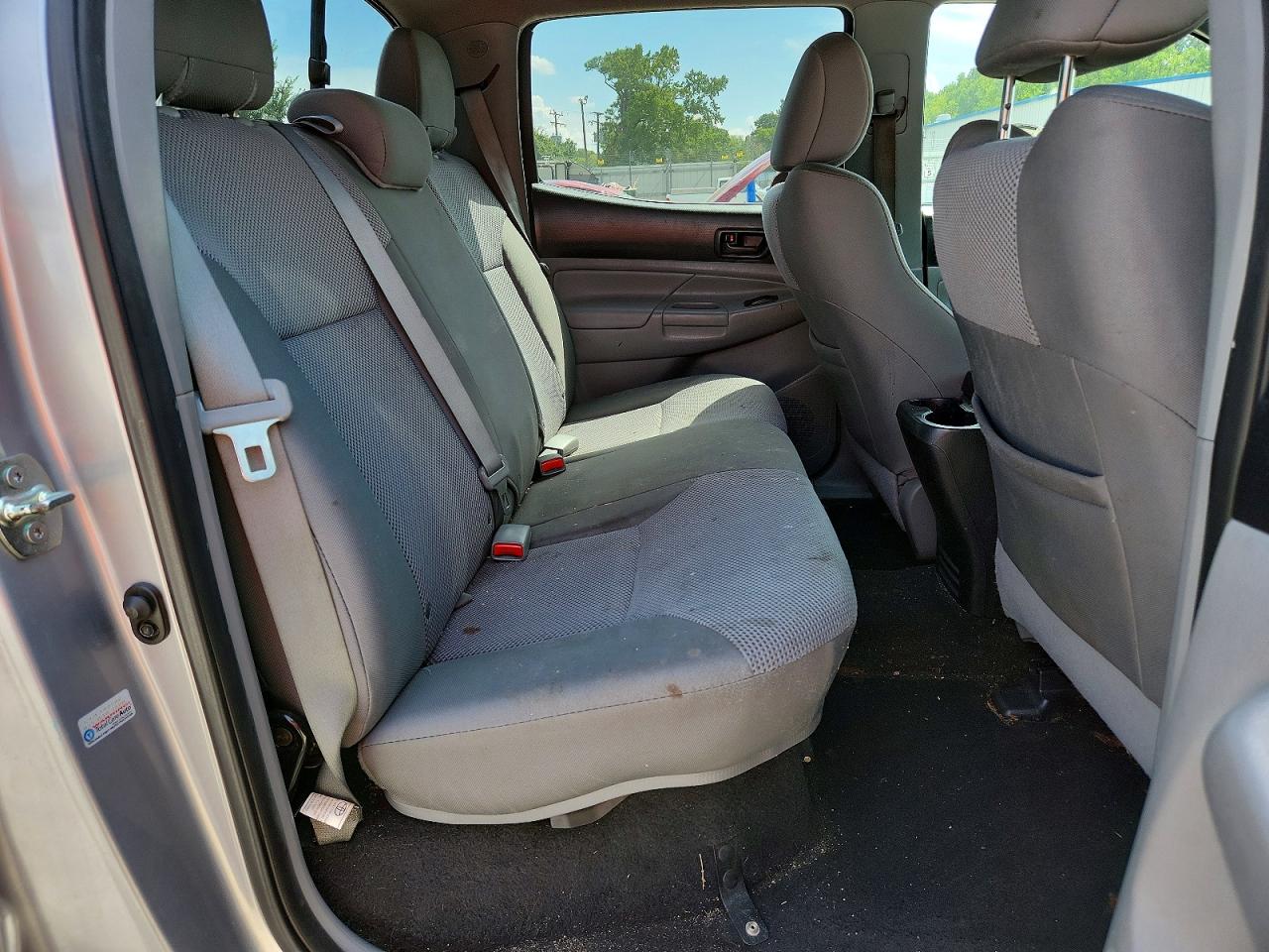 2014 Toyota Tacoma V6 Silver vin: 3TMLU4EN4EM136035