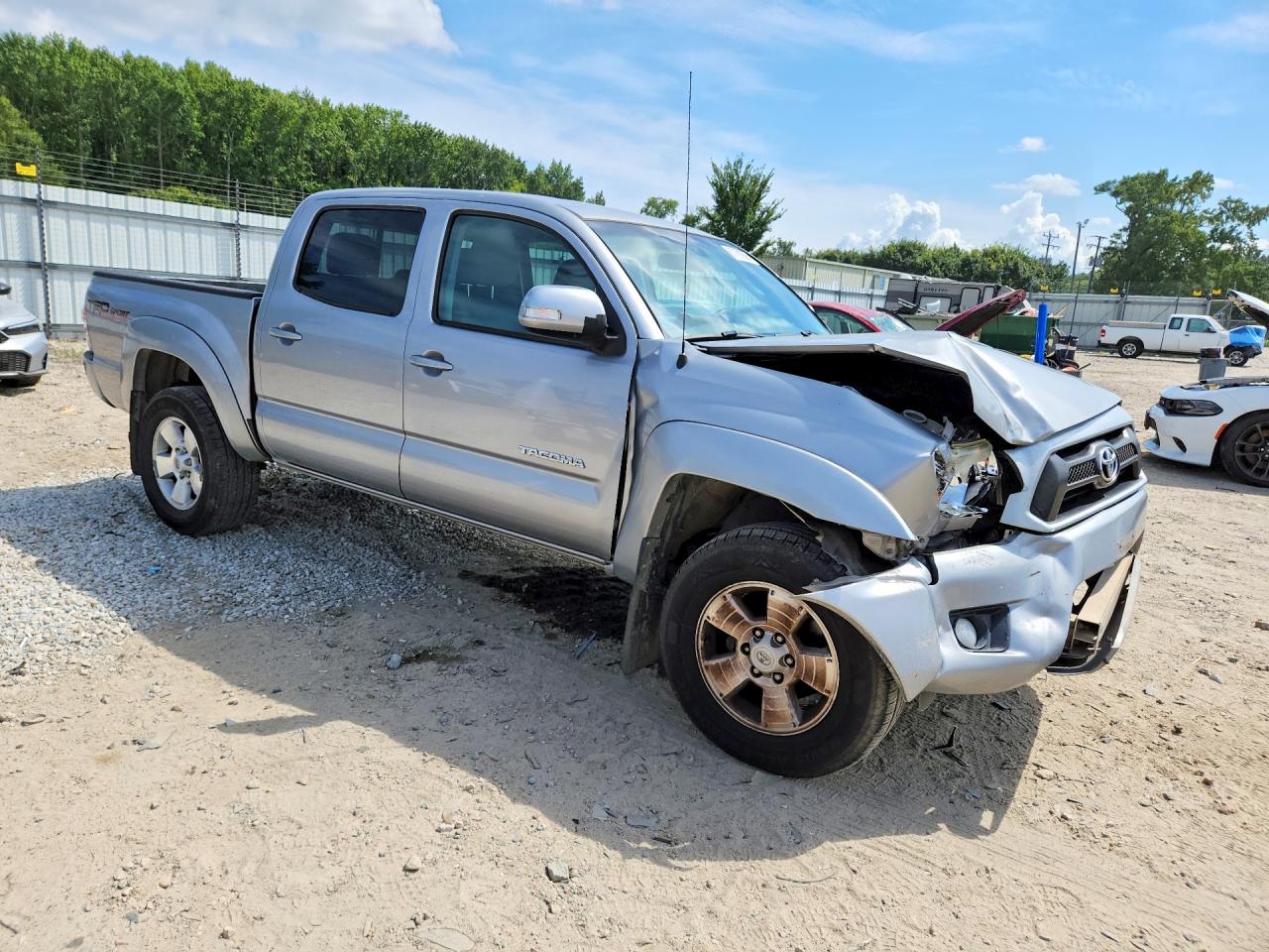 2014 Toyota Tacoma V6 Silver vin: 3TMLU4EN4EM136035