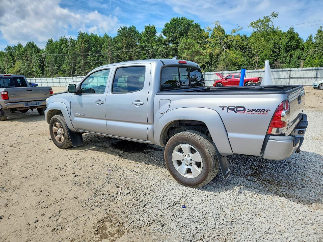2014 Toyota Tacoma V6 Silver vin: 3TMLU4EN4EM136035
