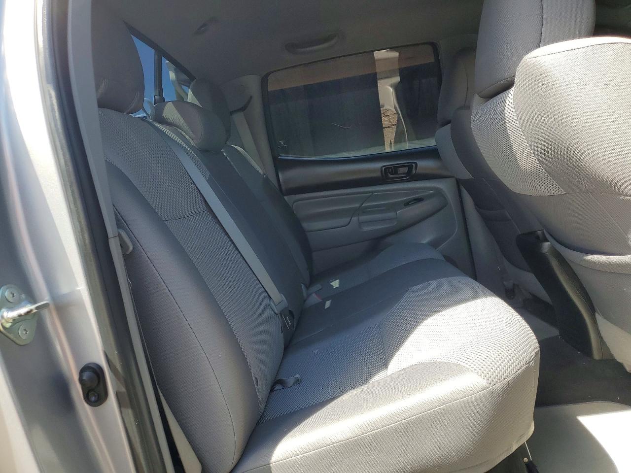 2015 Toyota Tacoma V6 Gray vin: 3TMLU4EN4FM180733