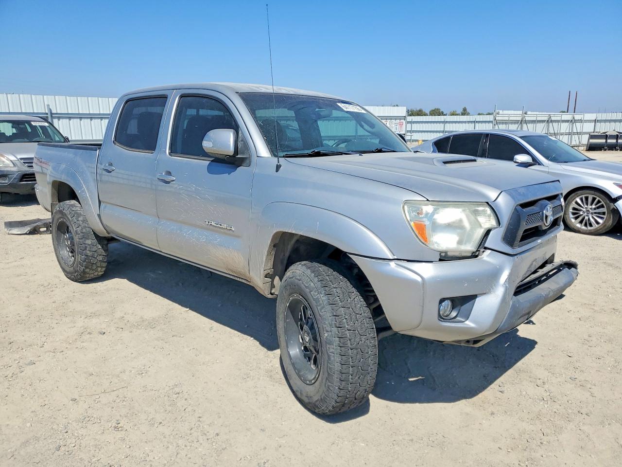 2015 Toyota Tacoma V6 Silver vin: 3TMLU4EN4FM180831