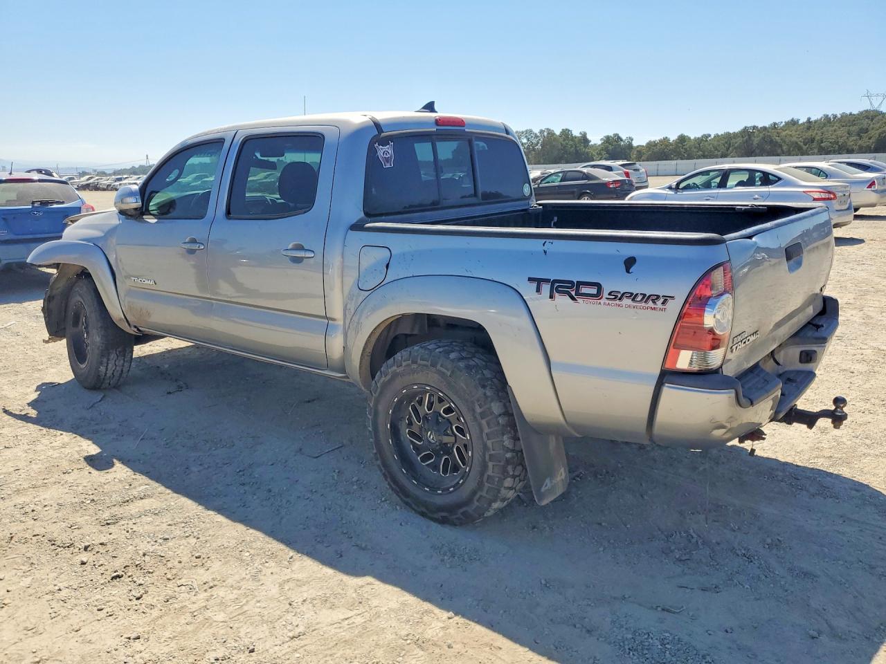 2015 Toyota Tacoma V6 Silver vin: 3TMLU4EN4FM180831