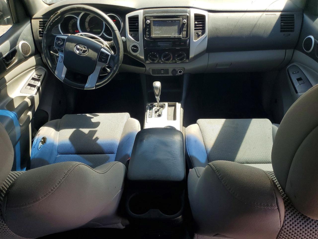 2015 Toyota Tacoma V6 Silver vin: 3TMLU4EN4FM180831