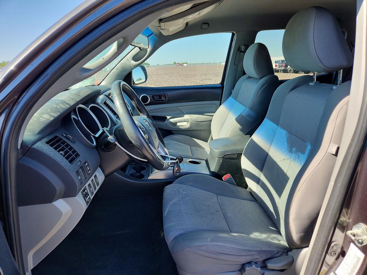 2015 Toyota Tacoma V6 Silver vin: 3TMLU4EN4FM194602