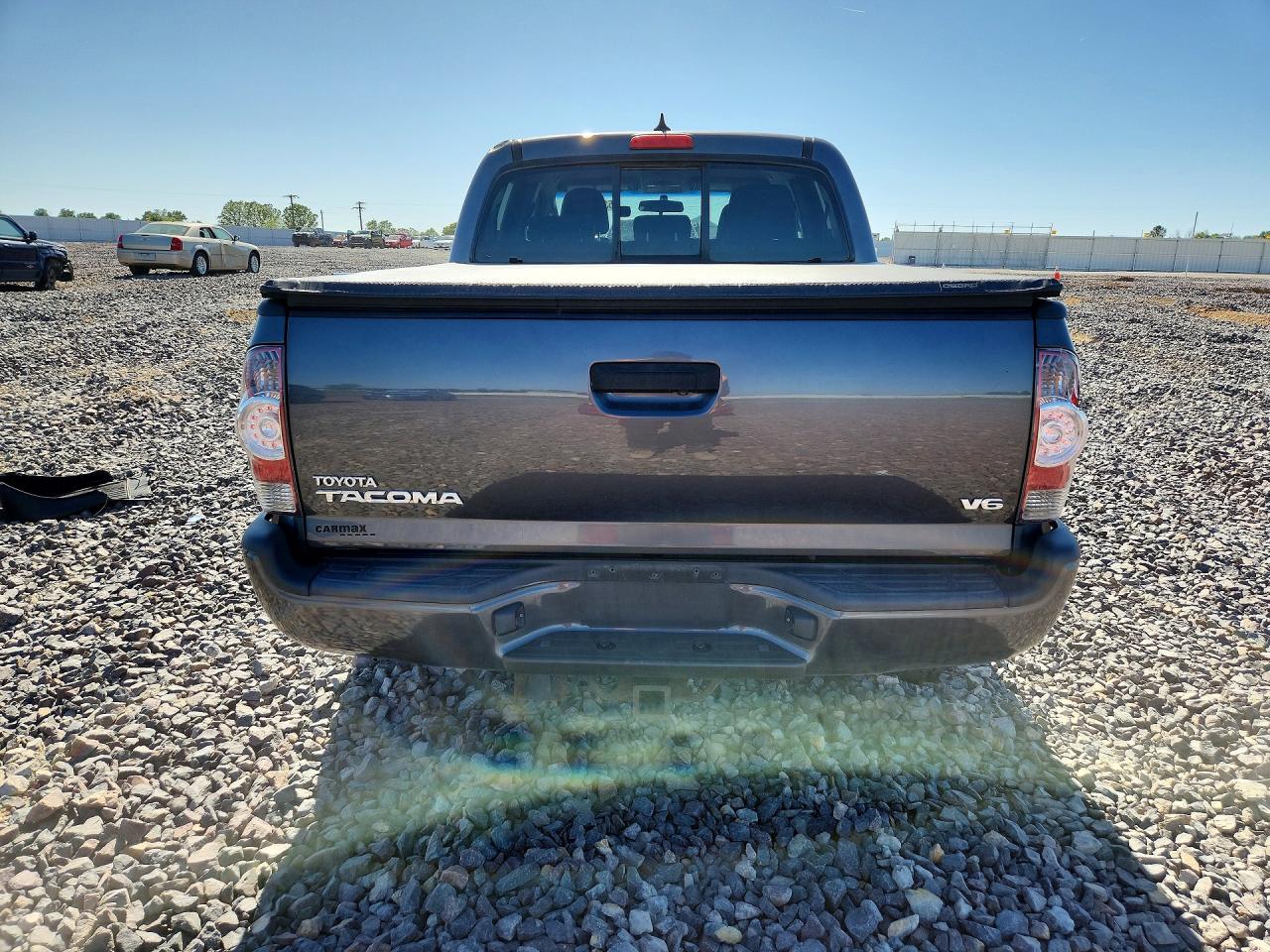 2015 Toyota Tacoma V6 Silver vin: 3TMLU4EN4FM194602