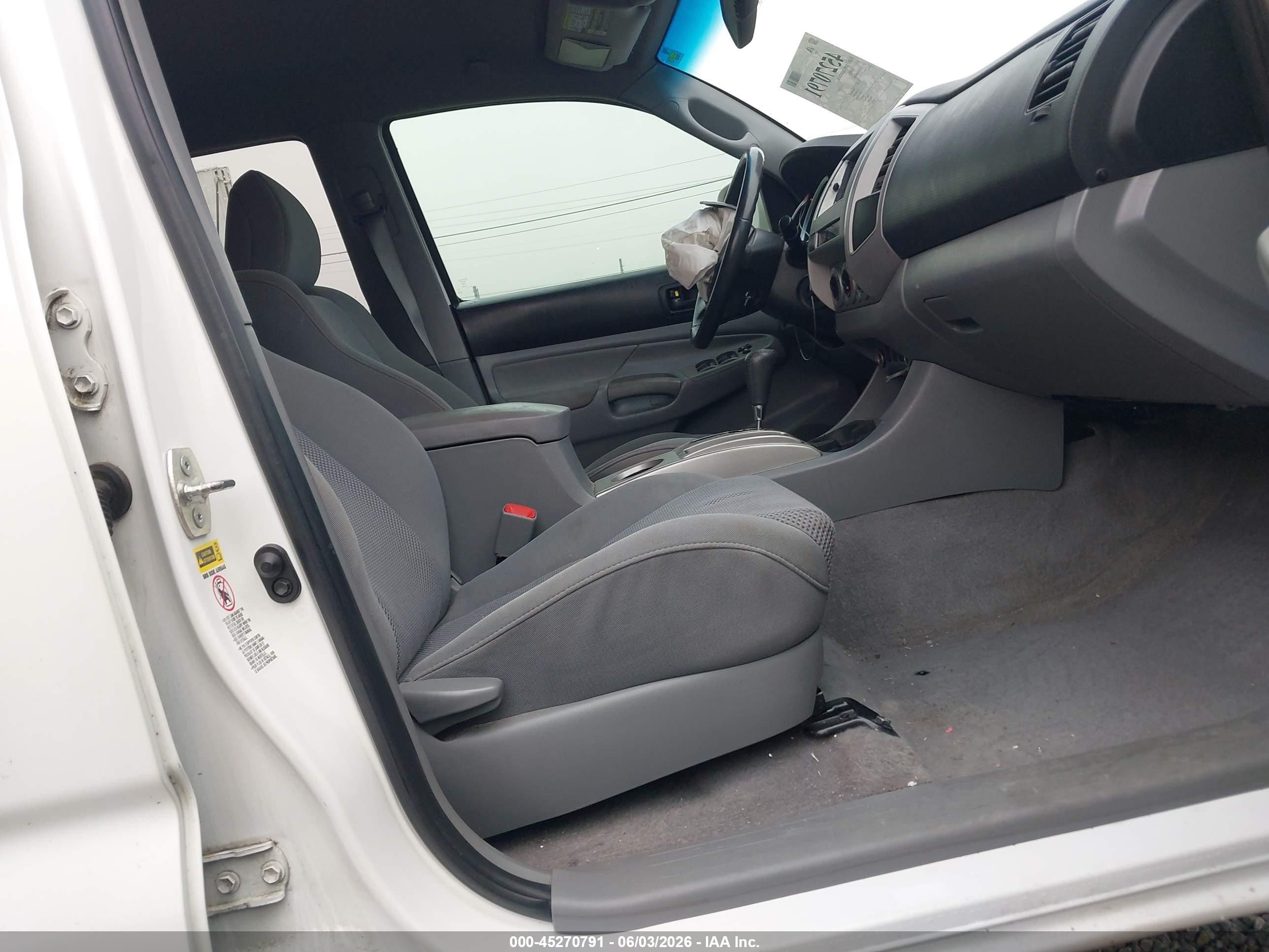 2010 Toyota Tacoma Base V6 White vin: 3TMLU4EN5AM038433