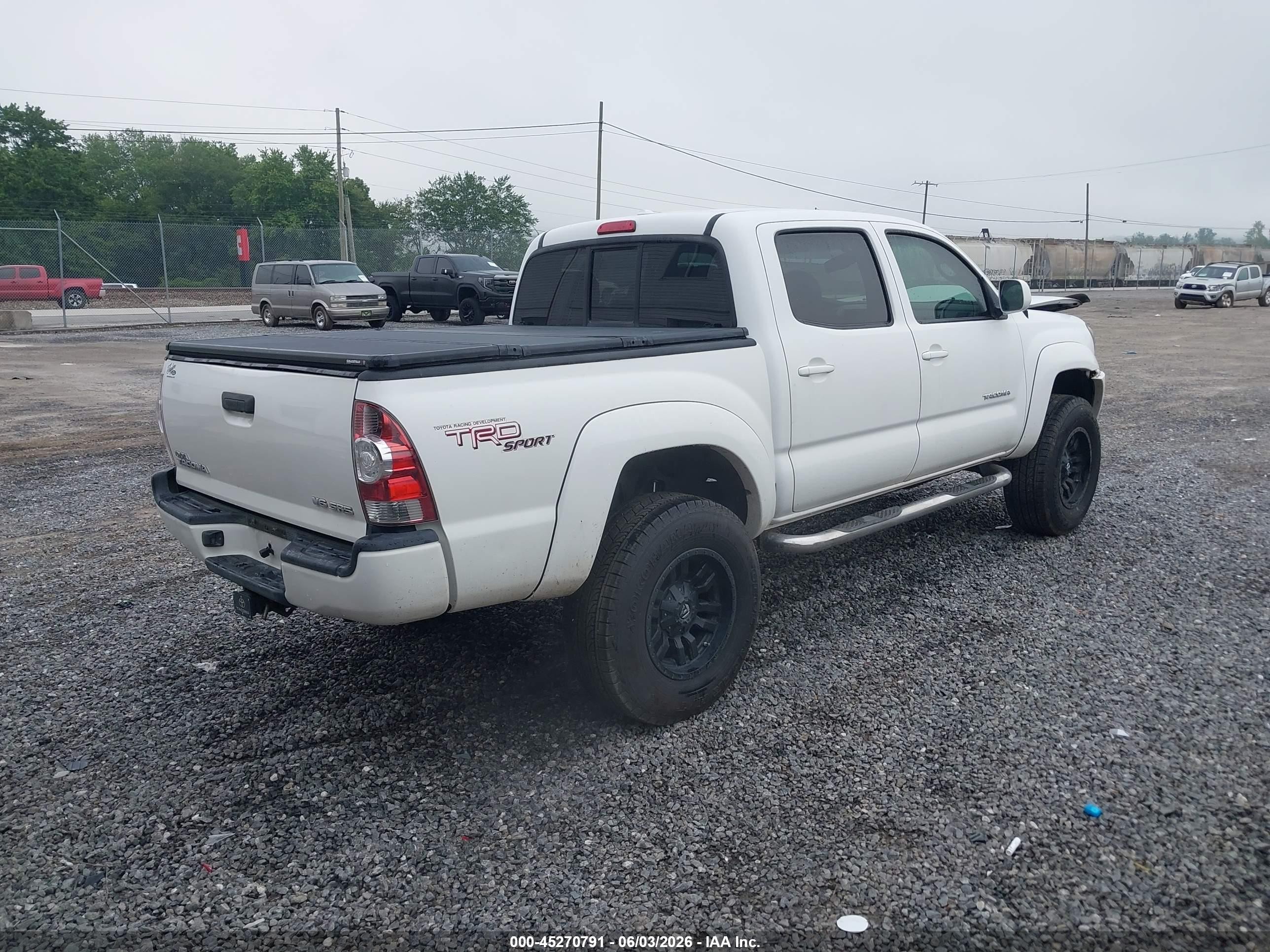 2010 Toyota Tacoma Base V6 White vin: 3TMLU4EN5AM038433