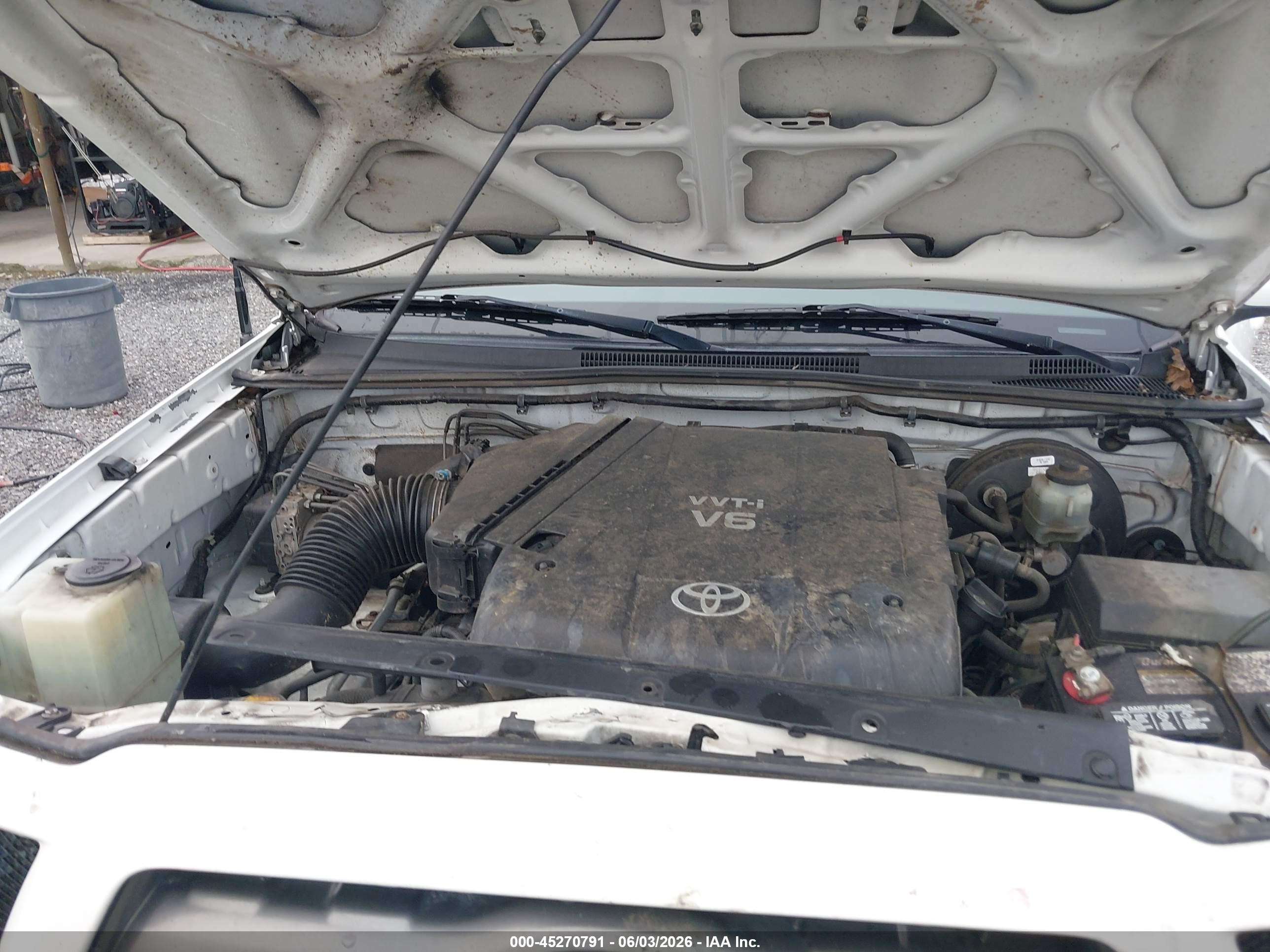 2010 Toyota Tacoma Base V6 White vin: 3TMLU4EN5AM038433