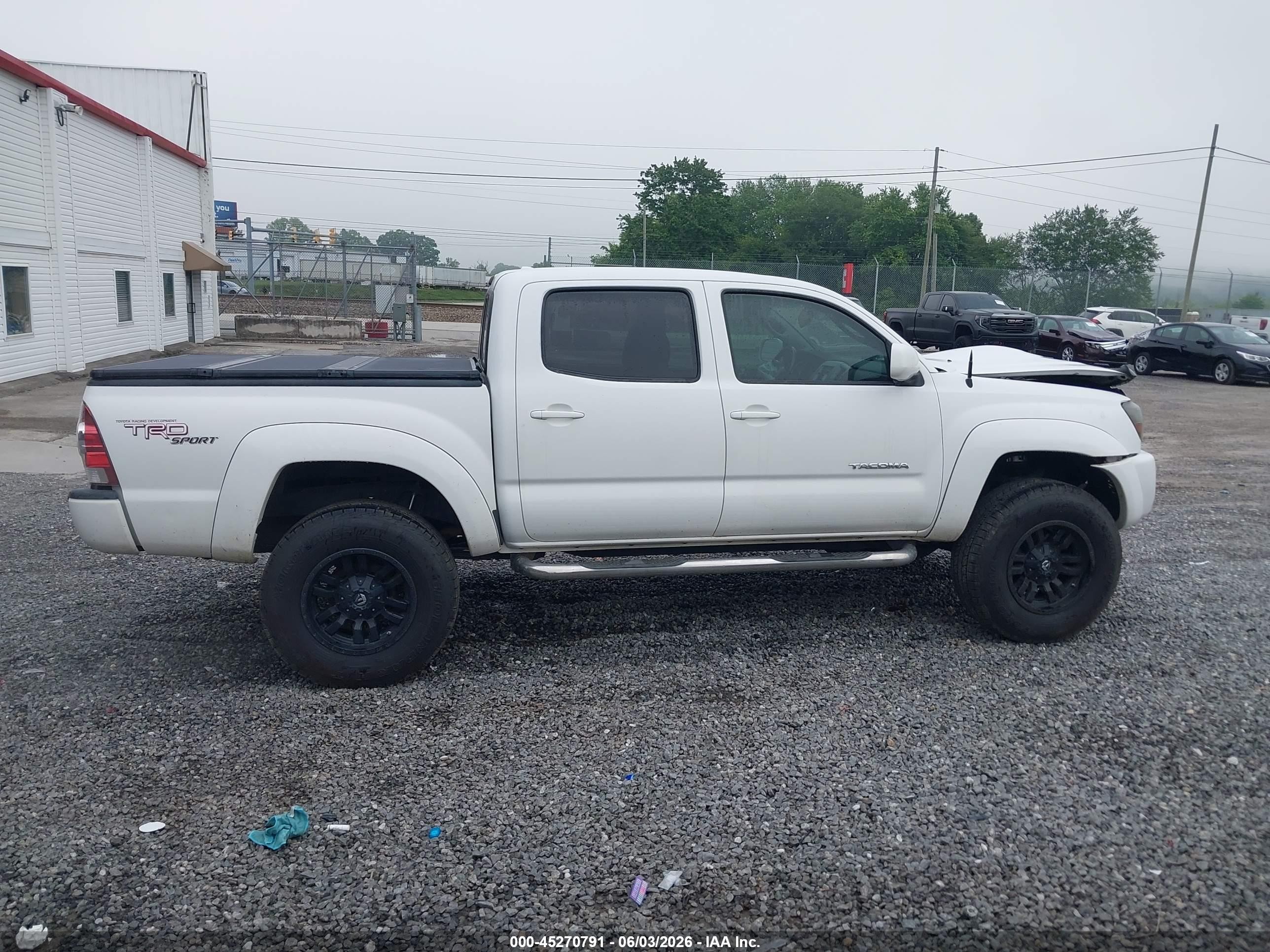 2010 Toyota Tacoma Base V6 White vin: 3TMLU4EN5AM038433