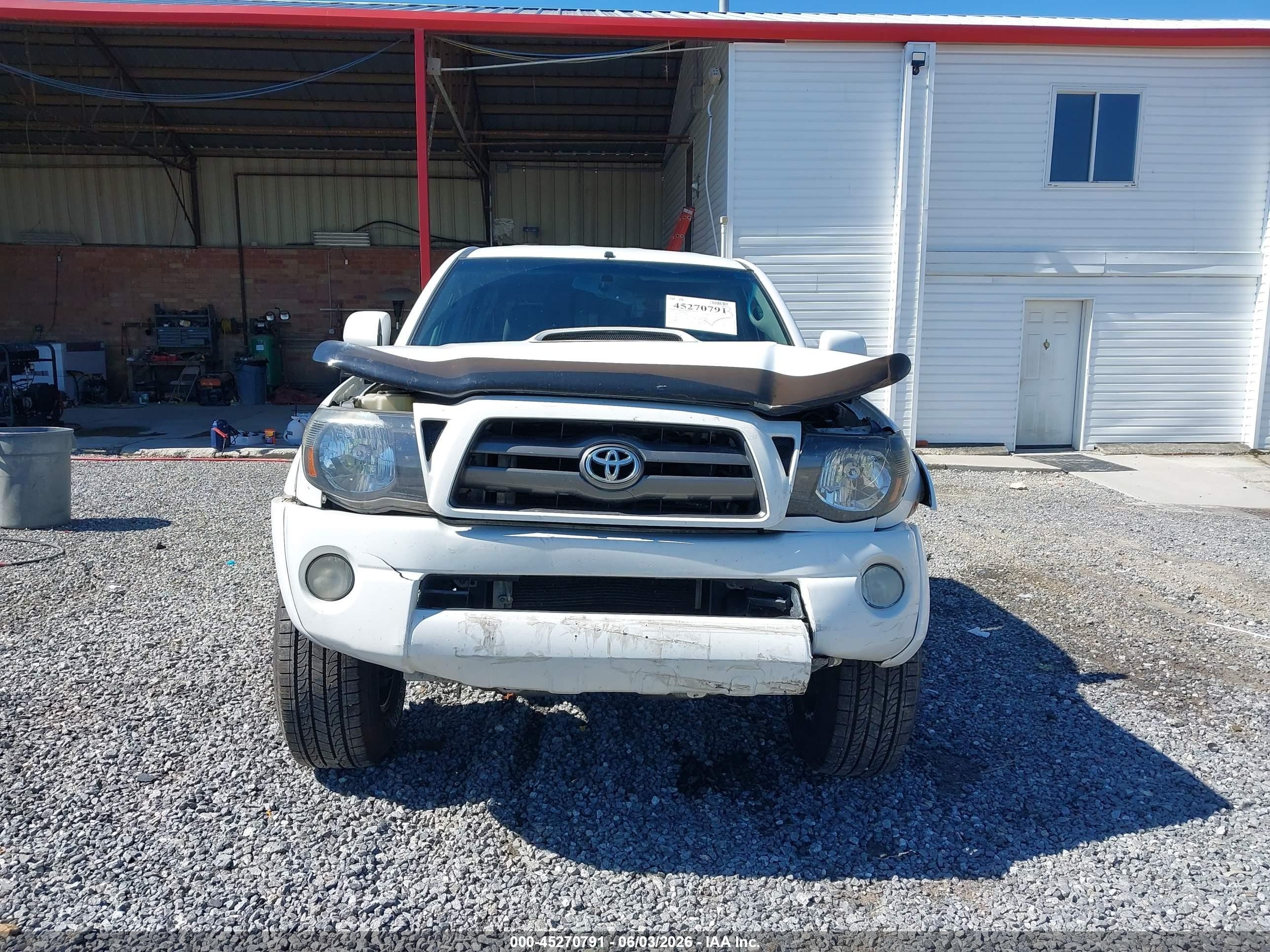 2010 Toyota Tacoma Base V6 White vin: 3TMLU4EN5AM038433