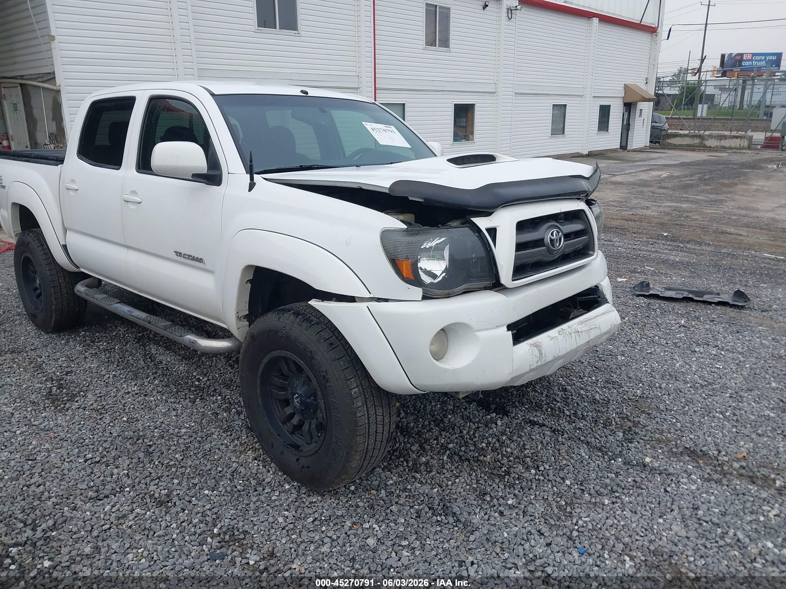2010 Toyota Tacoma Base V6 White vin: 3TMLU4EN5AM038433