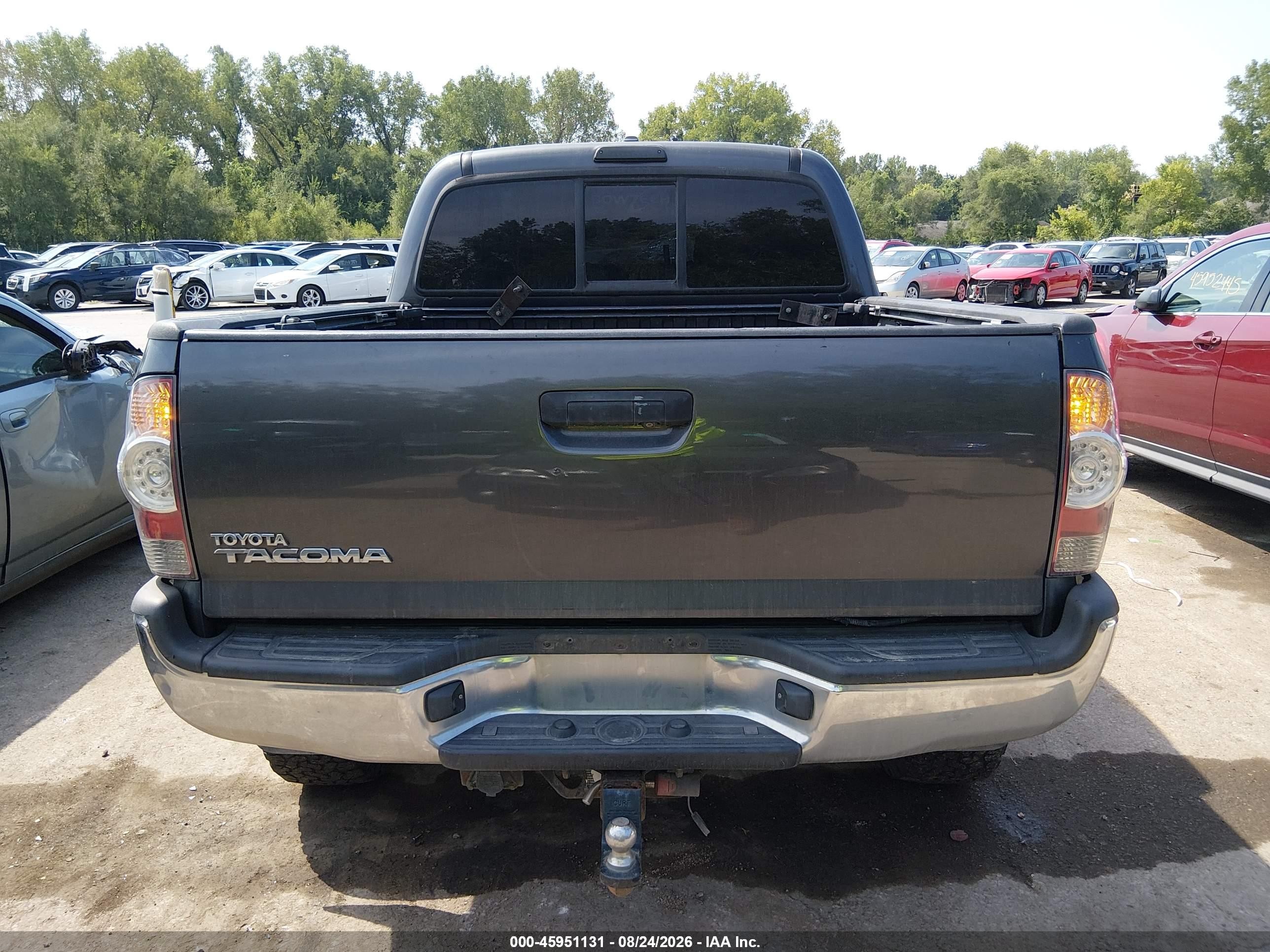 2010 Toyota Tacoma Base V6 Gray vin: 3TMLU4EN5AM040960