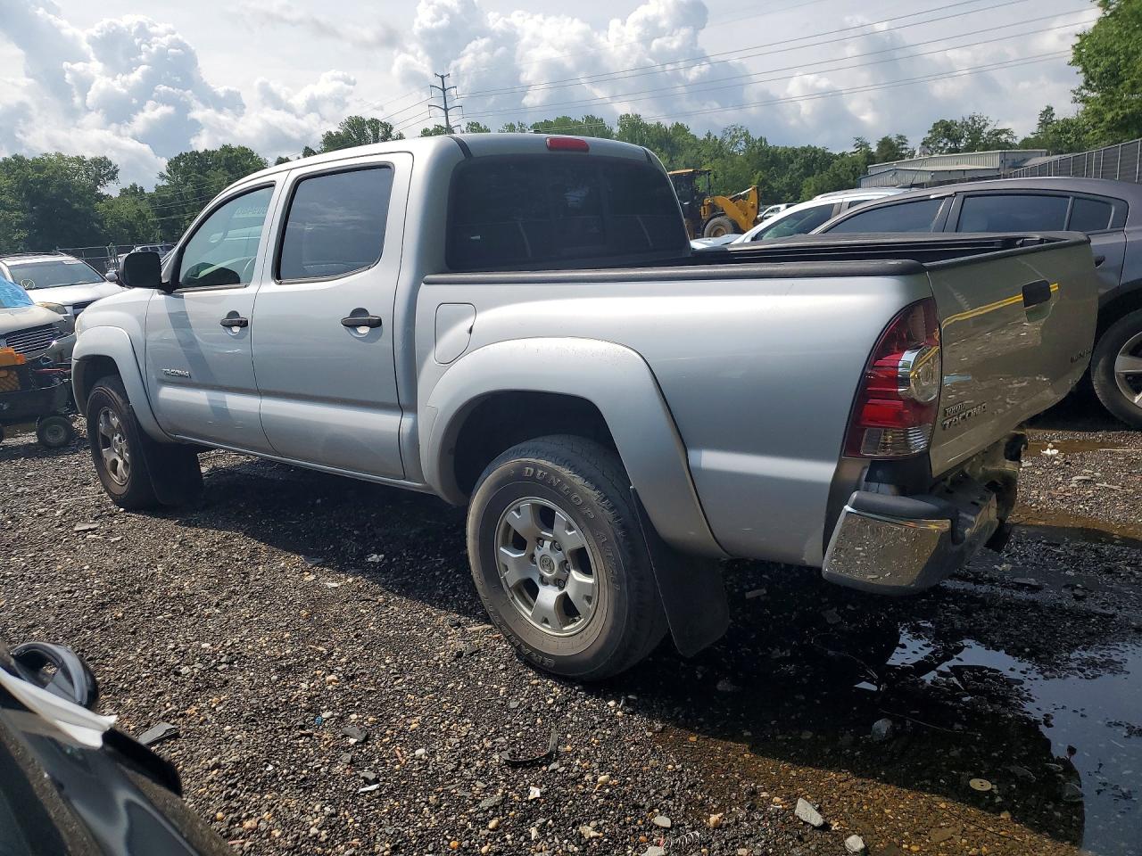2011 Toyota Tacoma V6 Silver vin: 3TMLU4EN5BM056769