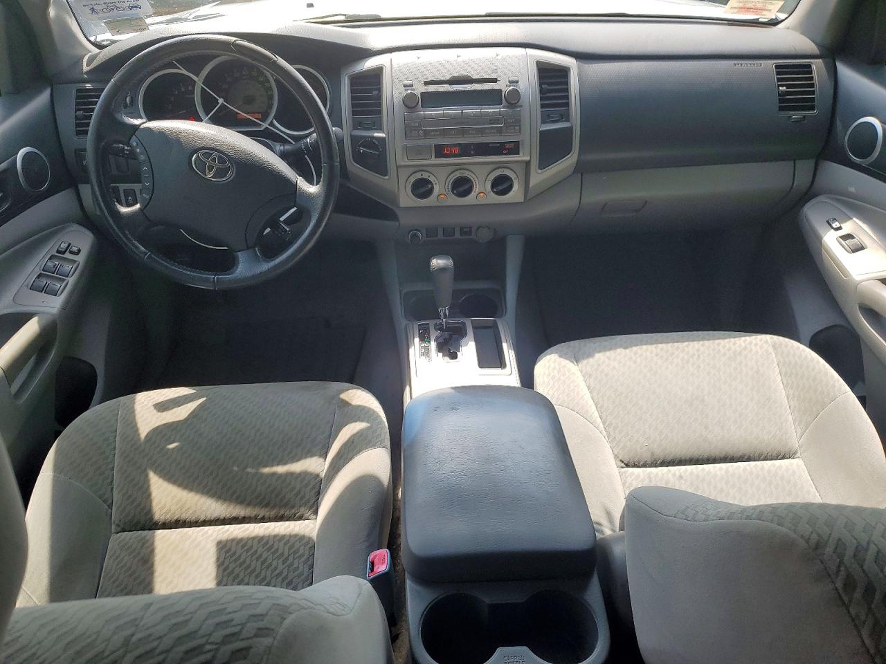 2011 Toyota Tacoma V6 Silver vin: 3TMLU4EN5BM056769