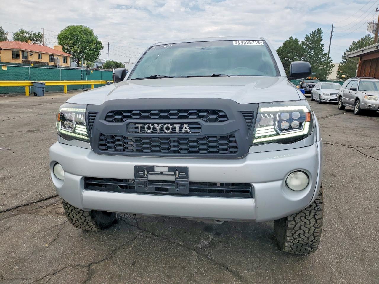 2011 Toyota Tacoma V6 Silver vin: 3TMLU4EN5BM063088