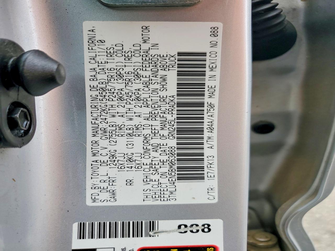 2011 Toyota Tacoma V6 Silver vin: 3TMLU4EN5BM063088