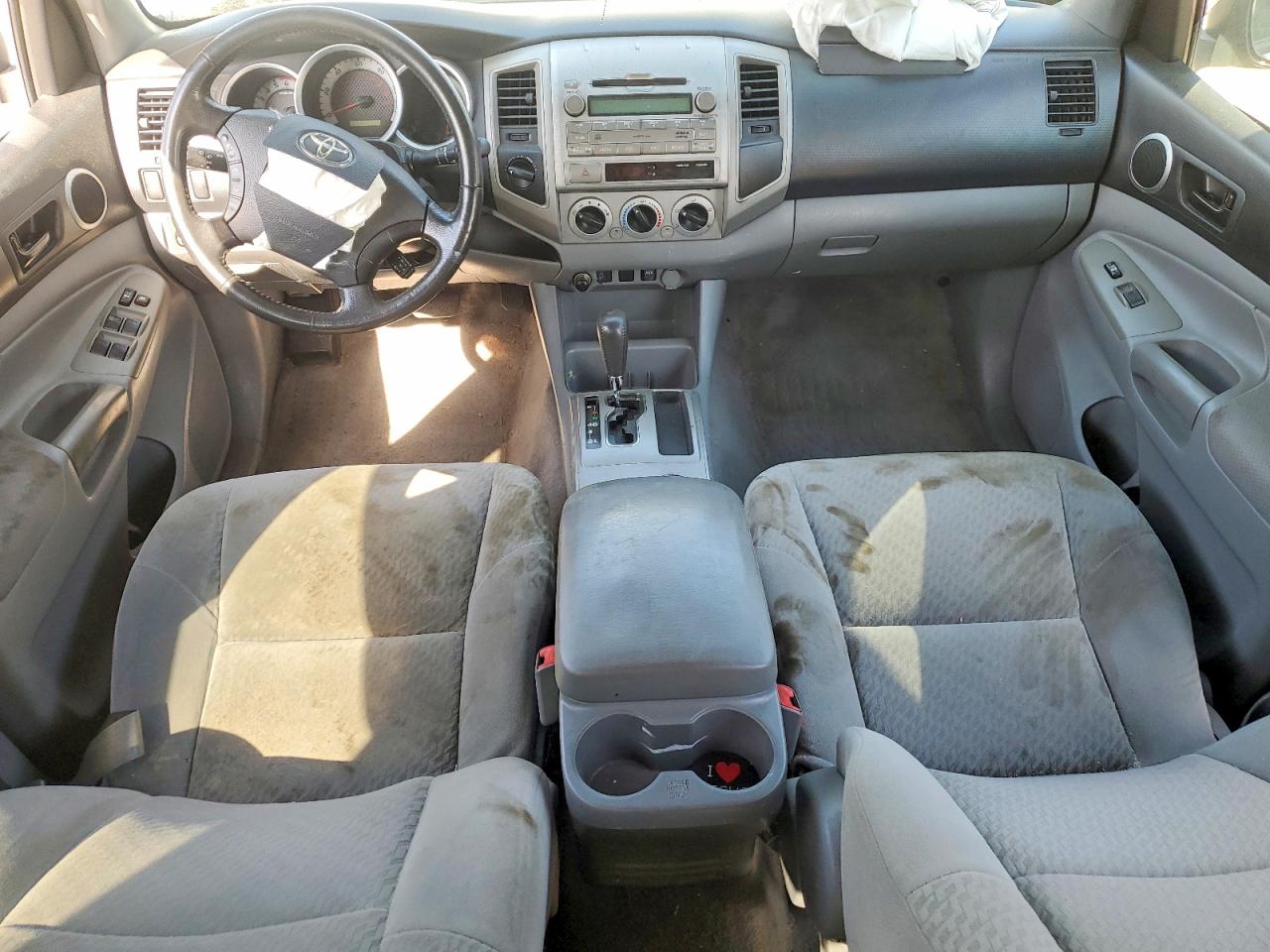 2011 Toyota Tacoma V6 Silver vin: 3TMLU4EN5BM066895