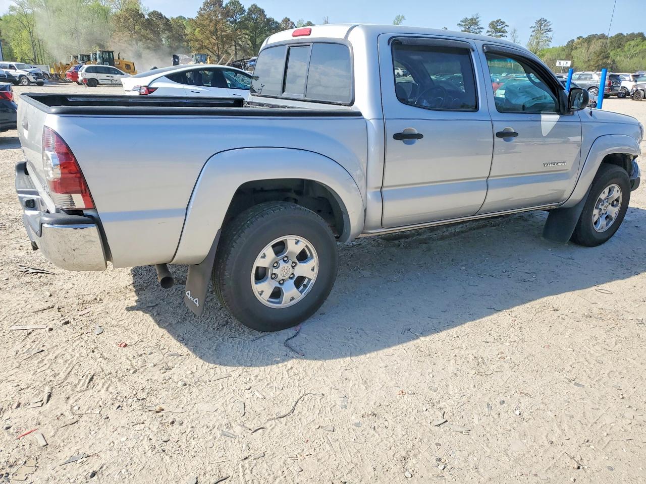 2011 Toyota Tacoma V6 Silver vin: 3TMLU4EN5BM066895