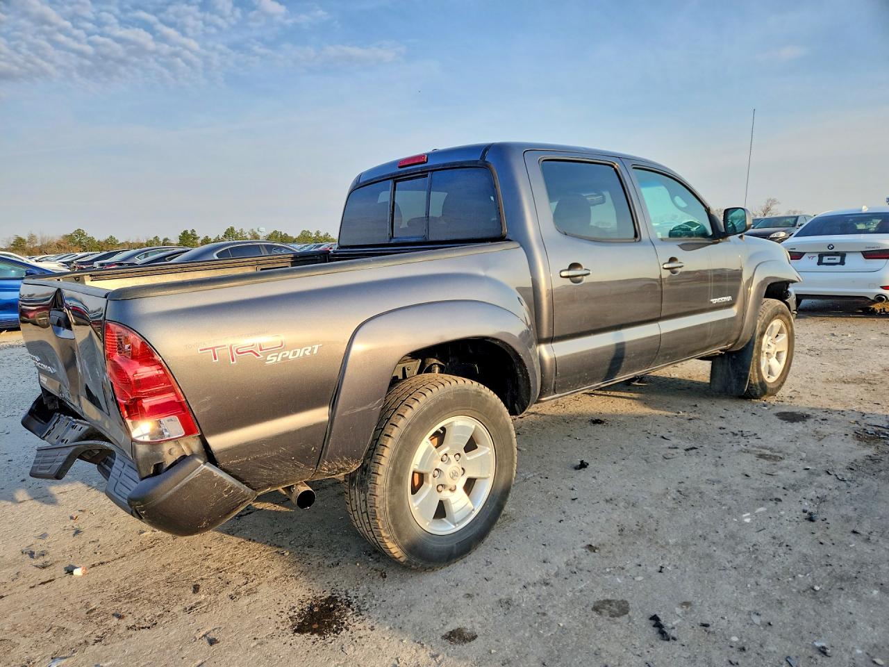 2011 Toyota Tacoma V6 Gray vin: 3TMLU4EN5BM073846