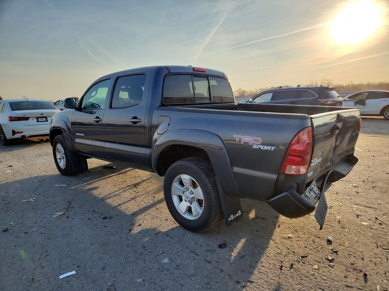 2011 Toyota Tacoma V6 Gray vin: 3TMLU4EN5BM073846