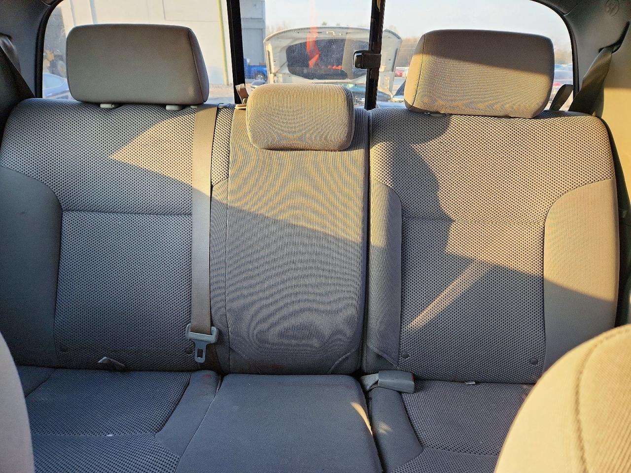 2011 Toyota Tacoma V6 Gray vin: 3TMLU4EN5BM073846