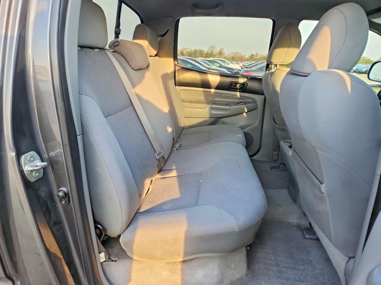 2011 Toyota Tacoma V6 Gray vin: 3TMLU4EN5BM073846