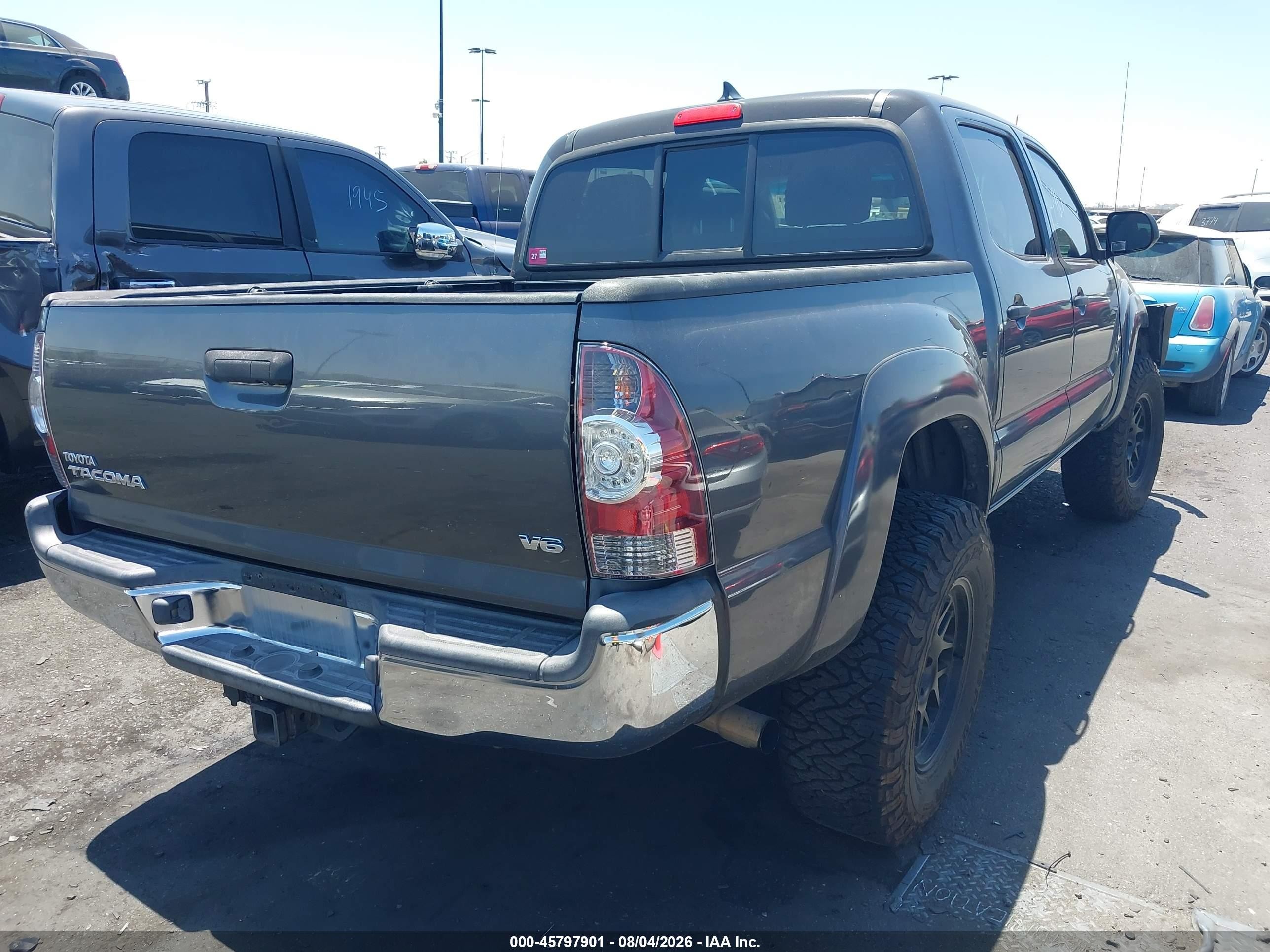 2013 Toyota Tacoma Base V6 Gray vin: 3TMLU4EN5DM109540