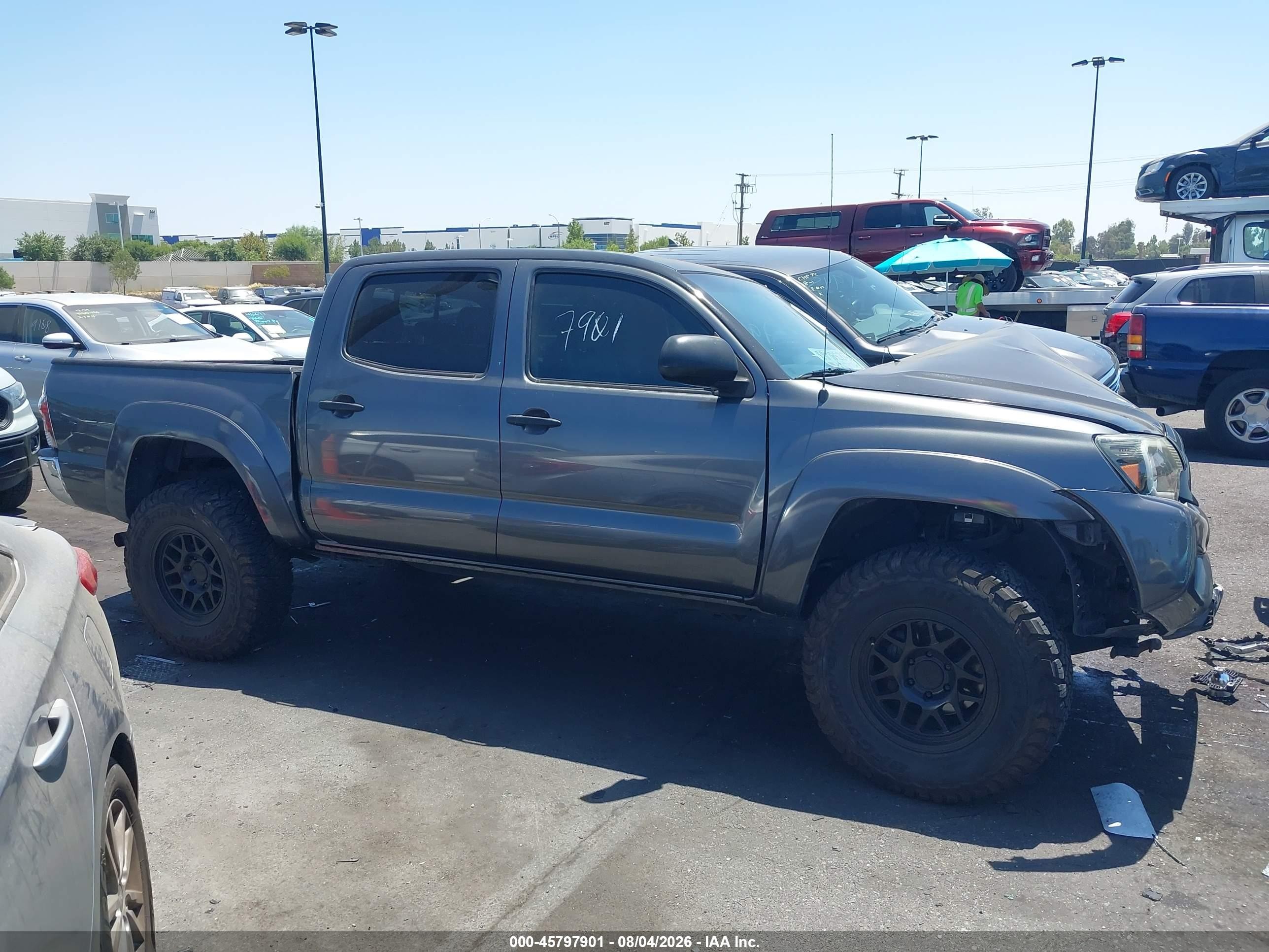 2013 Toyota Tacoma Base V6 Gray vin: 3TMLU4EN5DM109540
