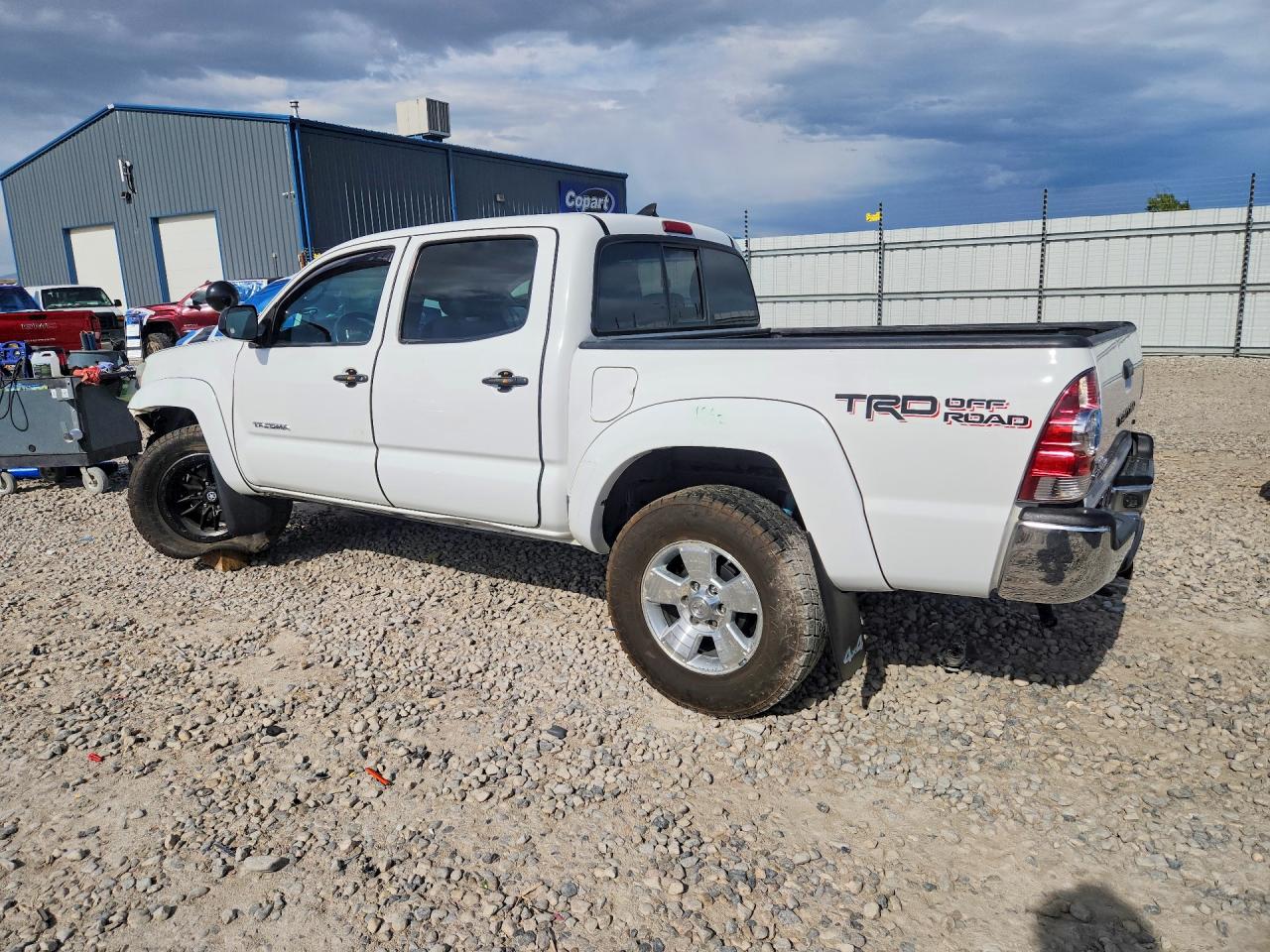 2014 Toyota Tacoma Double Cab White vin: 3TMLU4EN5EM158013