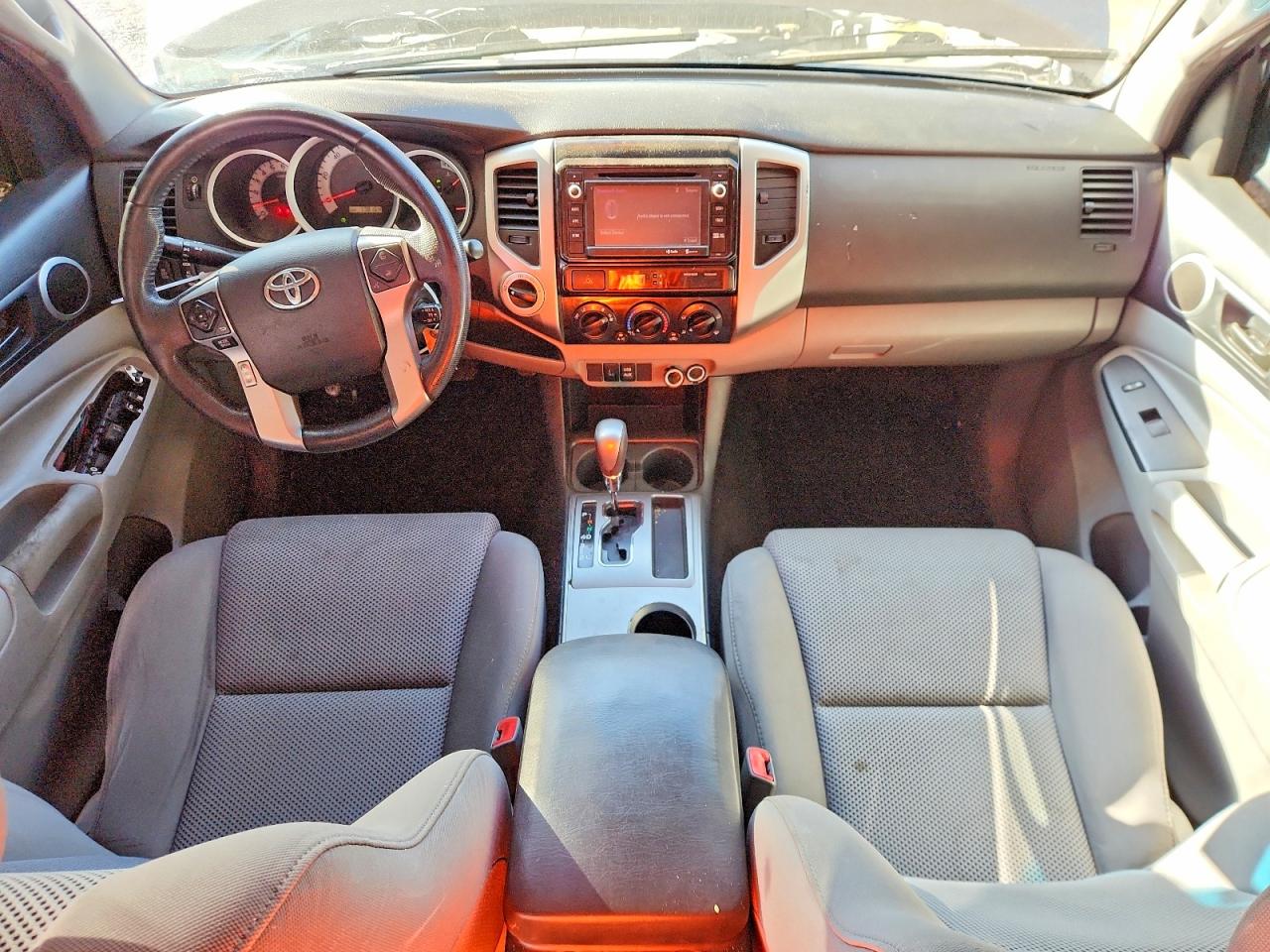 2014 Toyota Tacoma V6 Silver vin: 3TMLU4EN5EM159369