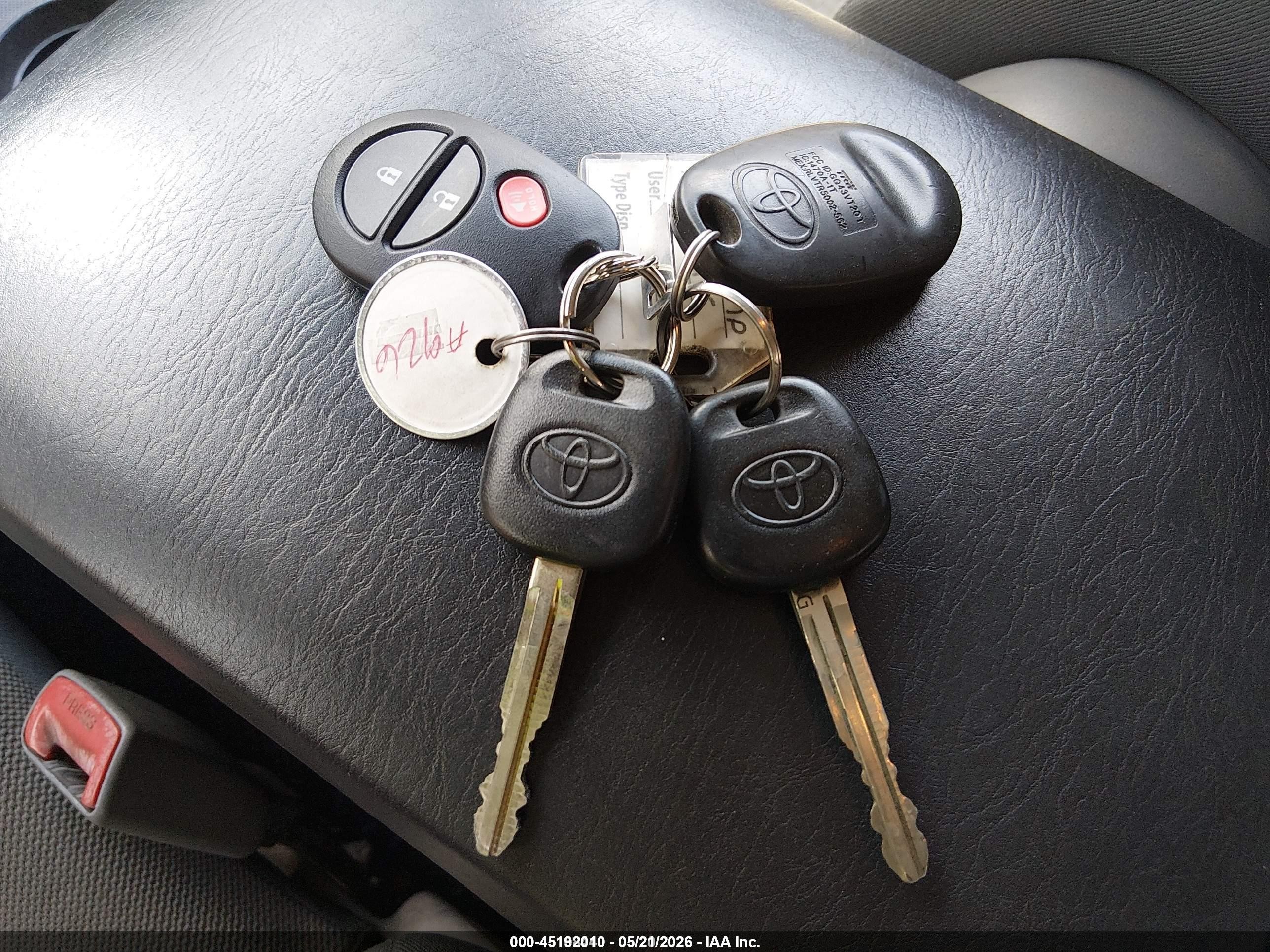 2014 Toyota Tacoma Base V6 Silver vin: 3TMLU4EN5EM162420