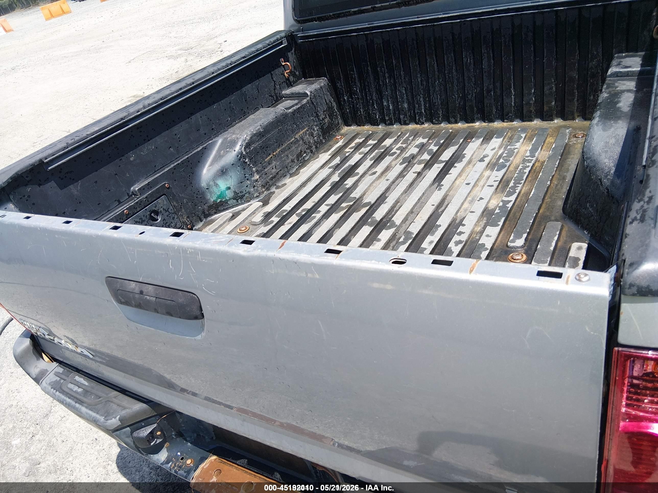 2014 Toyota Tacoma Base V6 Silver vin: 3TMLU4EN5EM162420